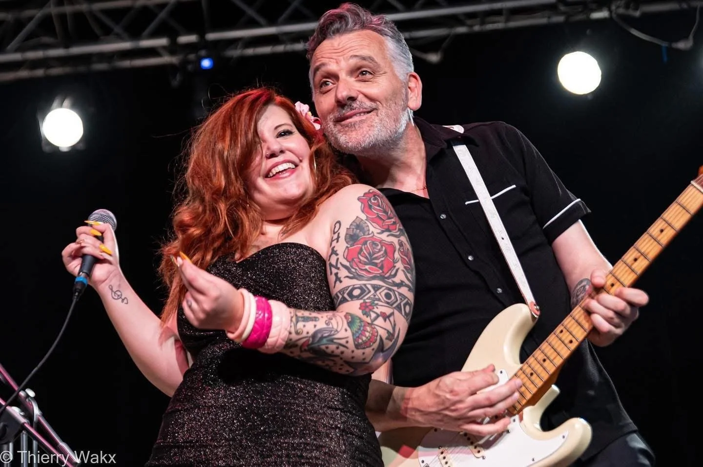 Singer Cecilya Mestres & guitarist Rodolphe Dumont performing the best retro rhythm 'n' blues live show at Les Vexinoises pour Octobre Rose (Magny-en-Vexin, France 2023).