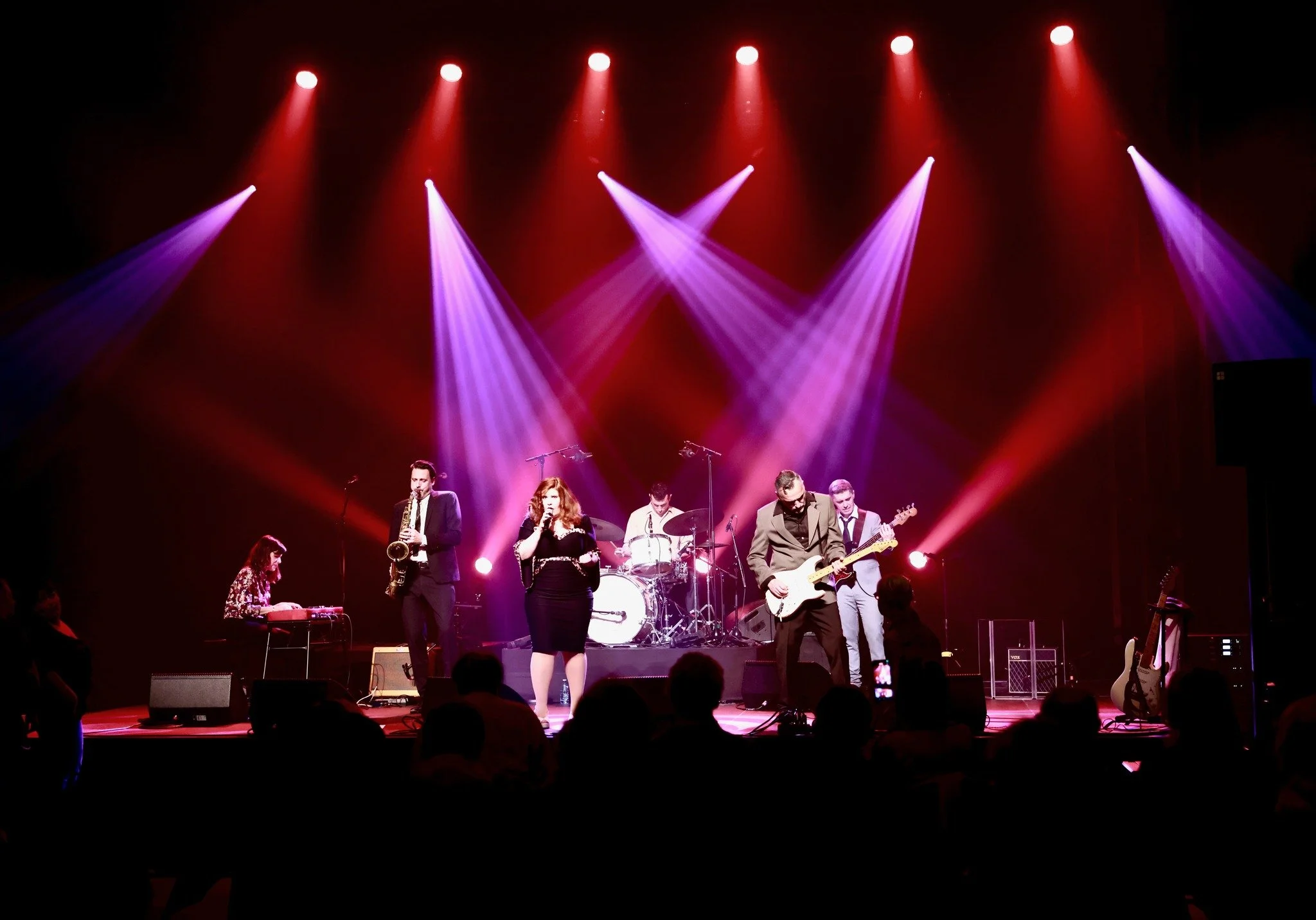 Cecilya & The Candy Kings performing the best retro rhythm 'n' blues live show at the French venue le Gouvy (Eastern France, 2024).