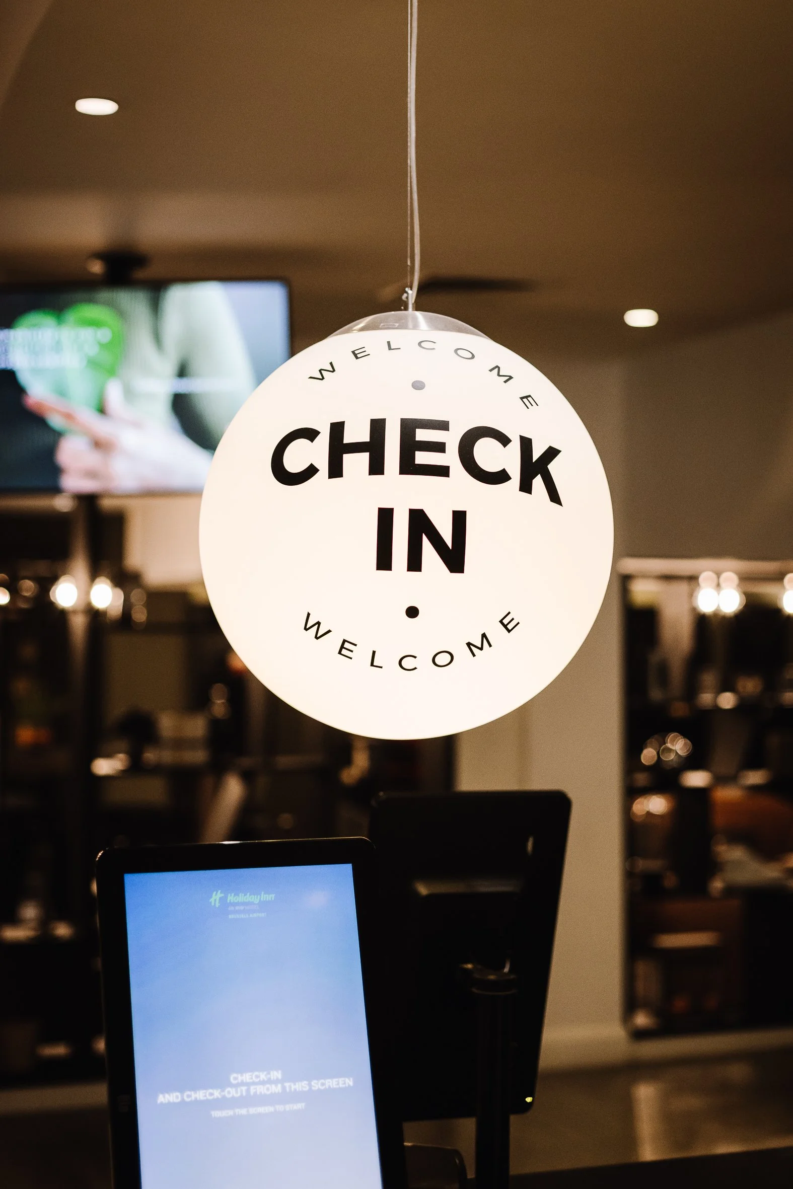 HolidayIn-BrusselsAirport-28-04-36.jpg