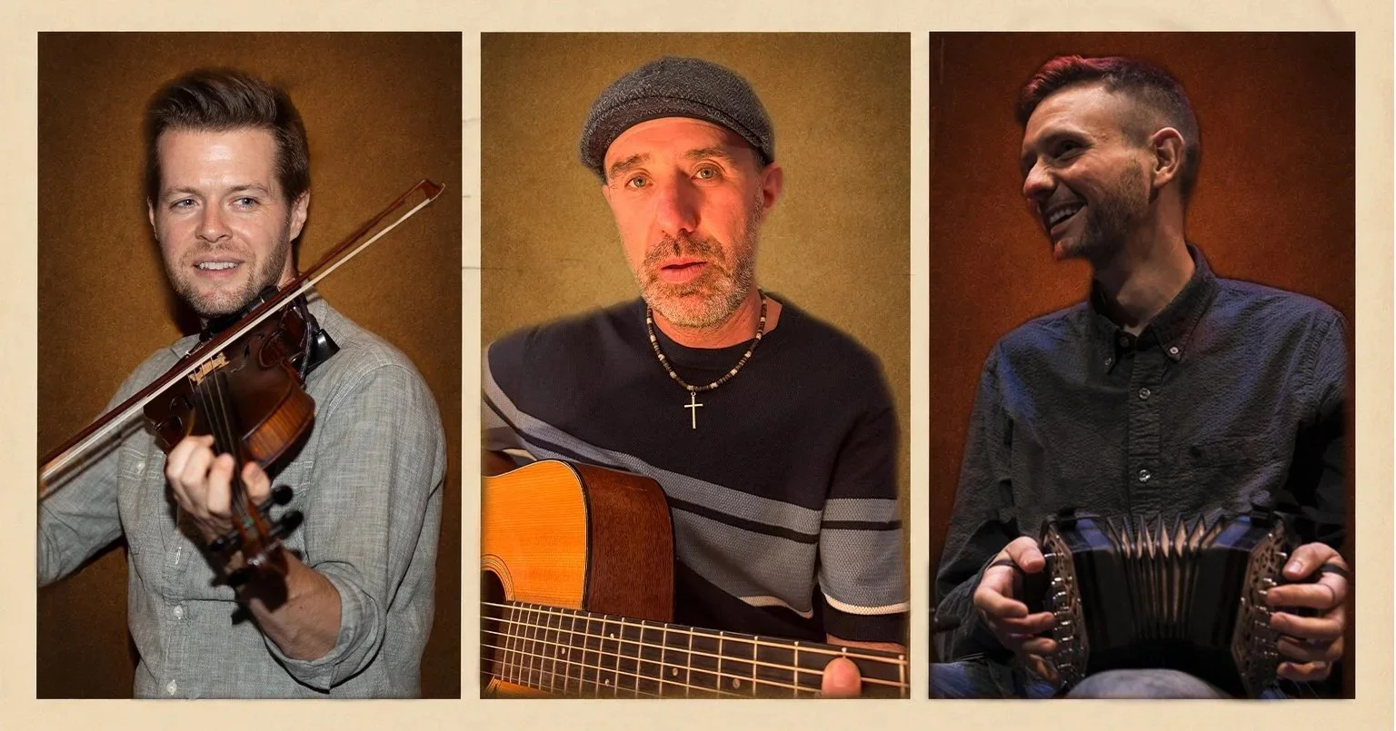 Pat Mangan on fiddle, Pádraig Rynne on Concertina, Johnny Coumo on guitar and vocals