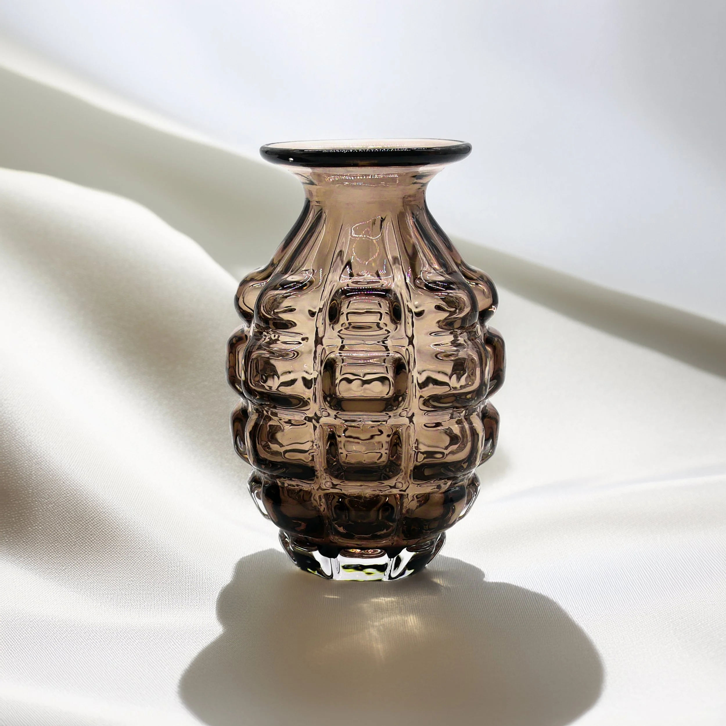 Beatrice-Glow_something-good-will-bloom-glass-2025-Smokey_Quartz_Classic-1.jpg