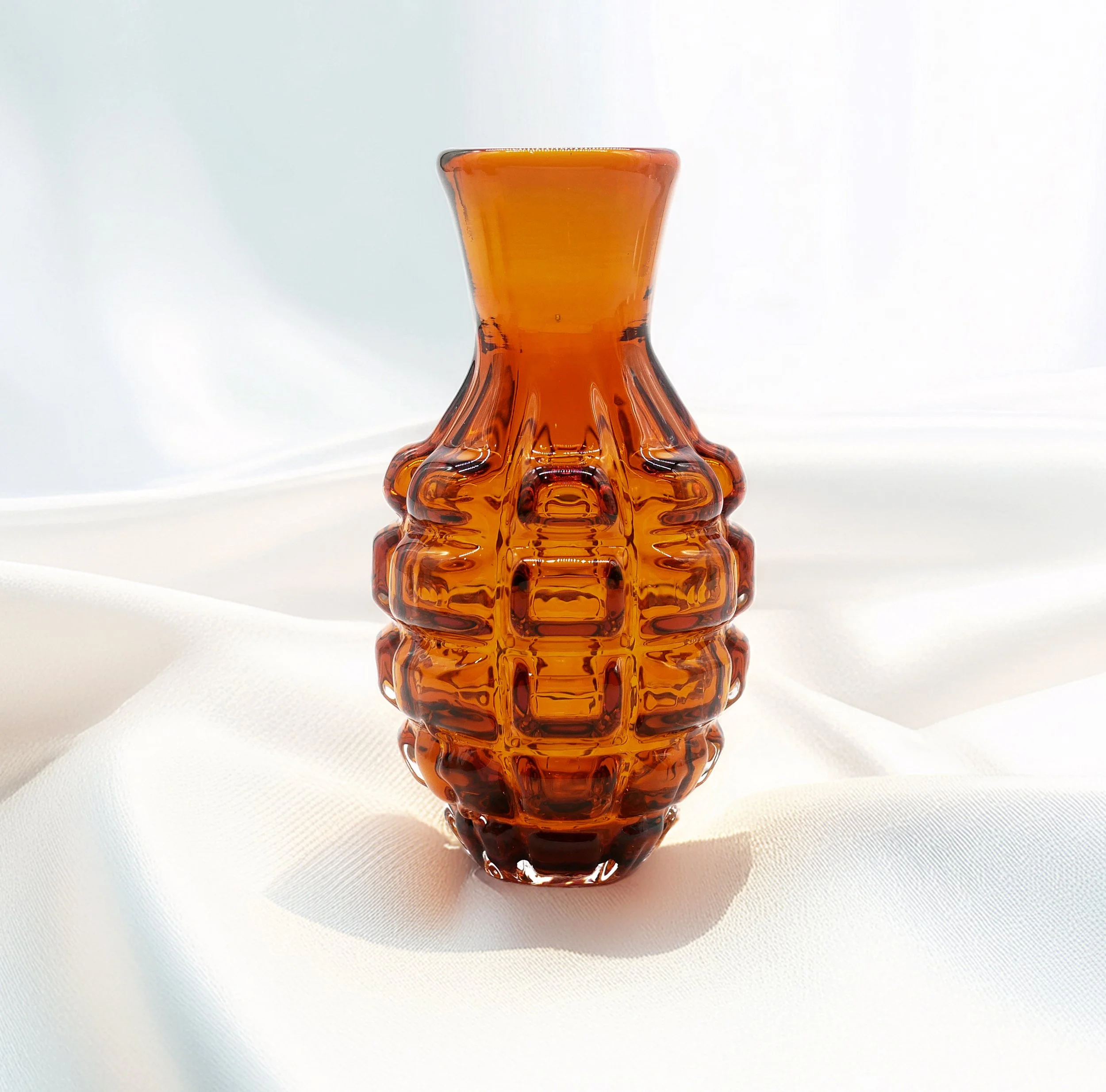 Beatrice-Glow_something-good-will-bloom-glass-2025-Aurora-Gourd.jpg