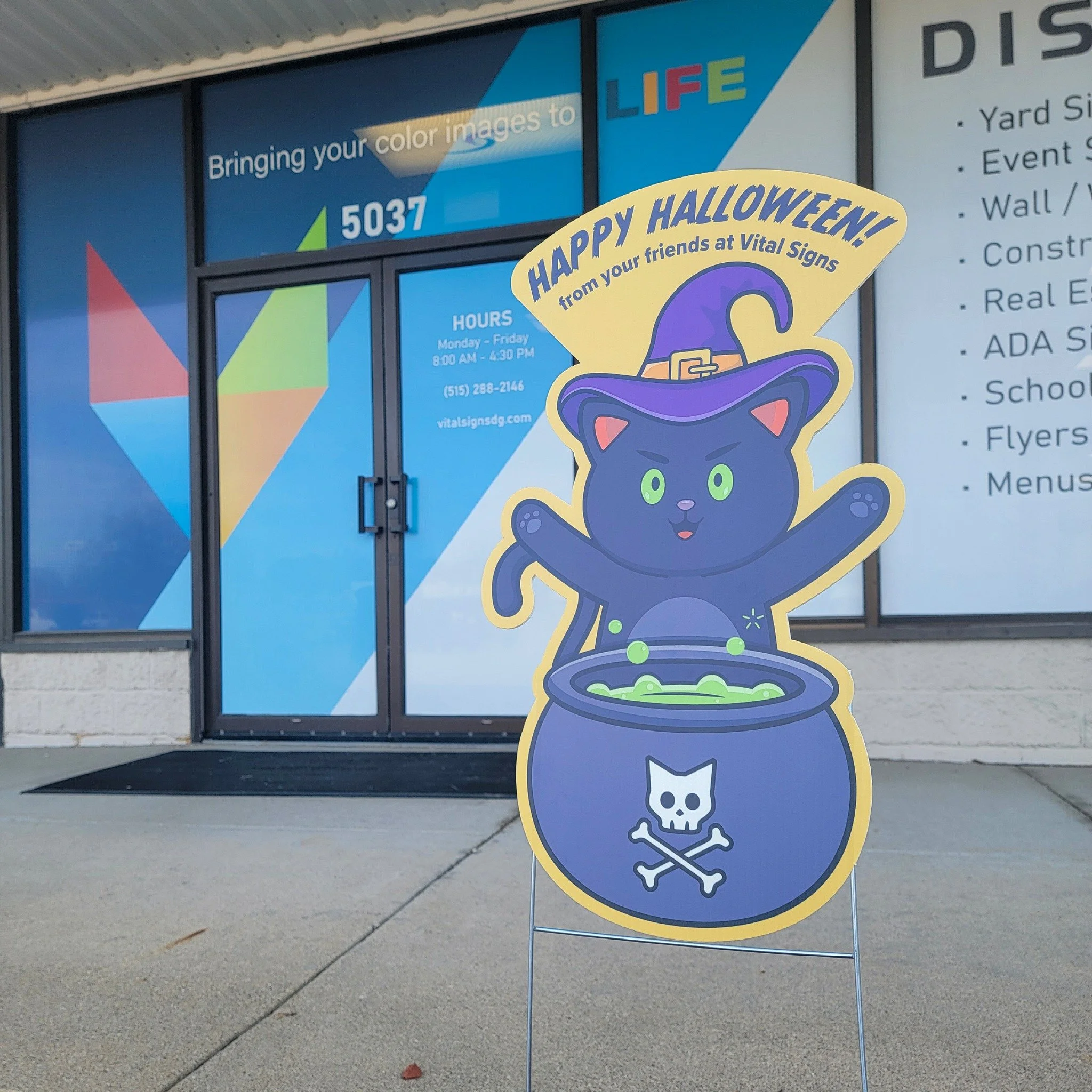 Looks like we've got a few spooky new visitors at Vital Signs! 🎃👻🐈&zwj;⬛

We've been having a little Halloween fun around the shop with these colorful, custom-cut yard signs!

From seasonal decorations to business promotions and special events, cu