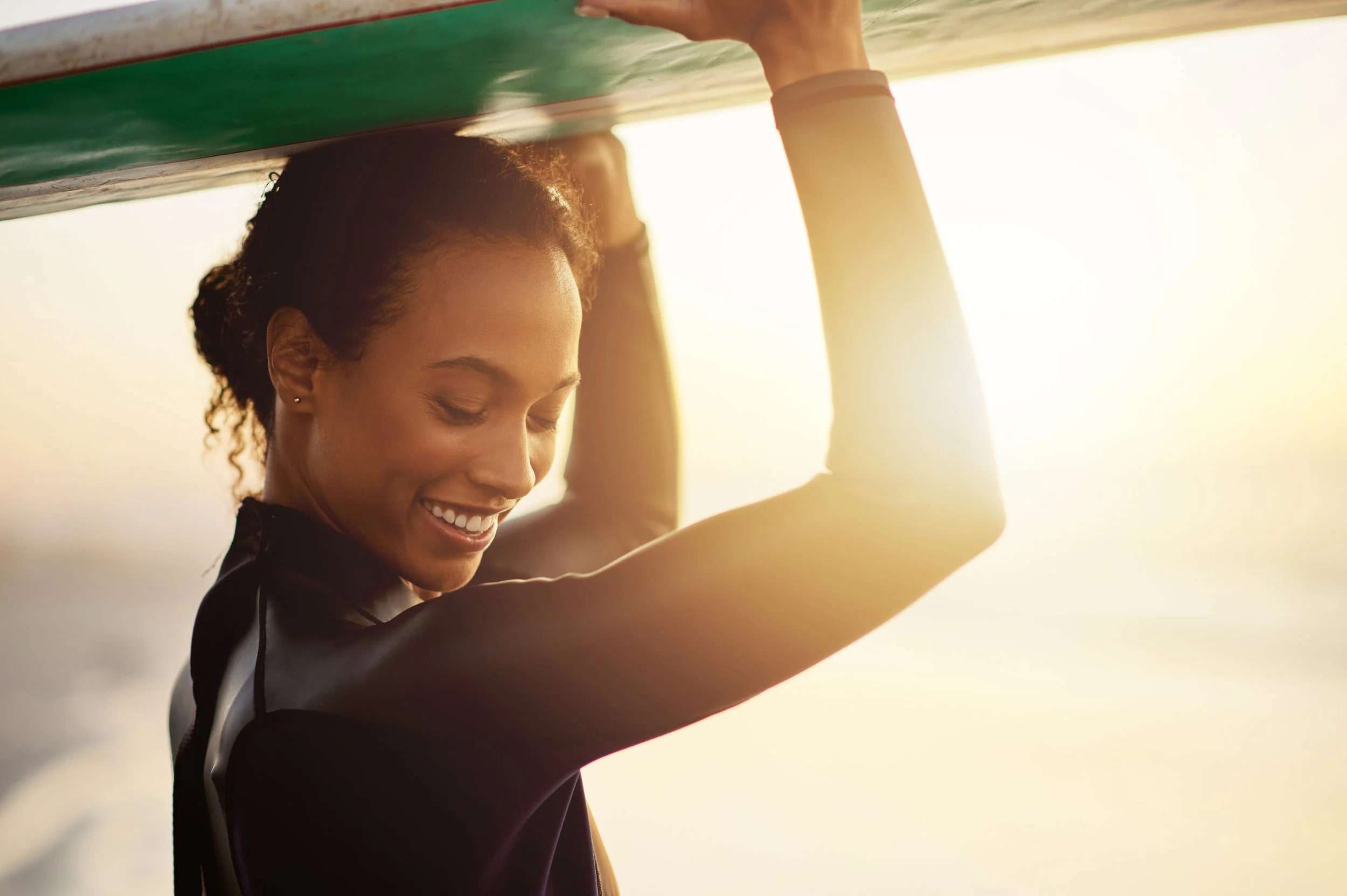 smile-surfer-or-happy-woman-at-sea-for-fitness-tr-2026-03-25-07-03-12-utc.jpg