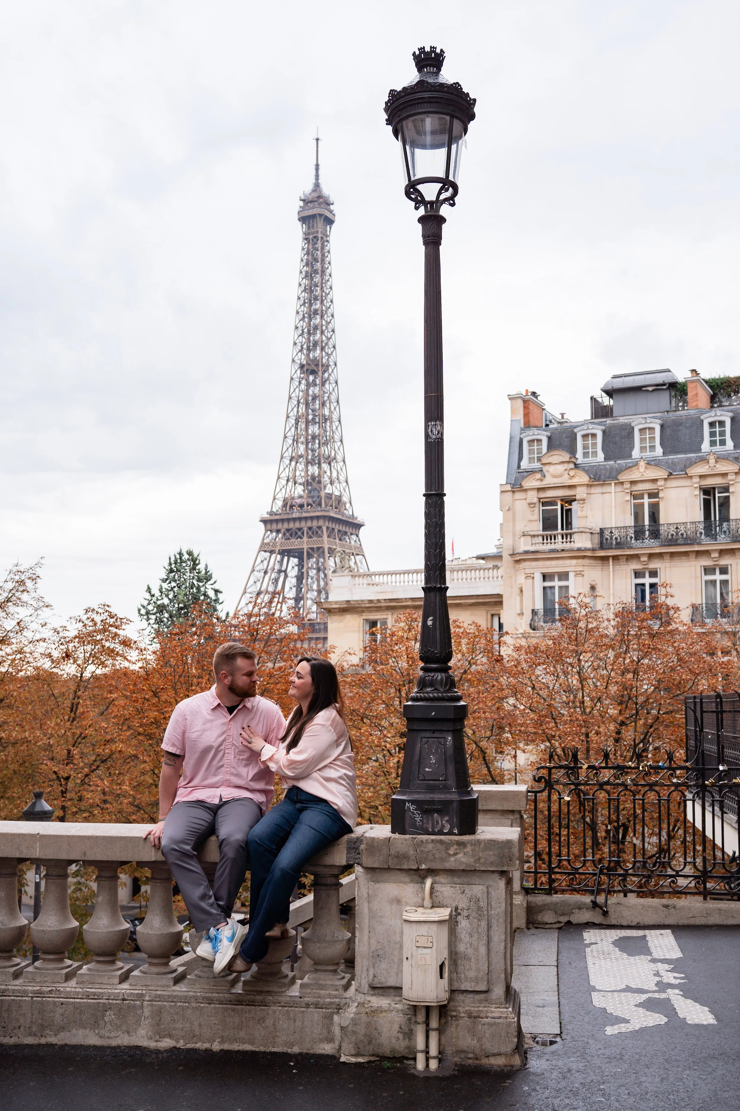 Couple Eiffel Tower Paris11.jpeg