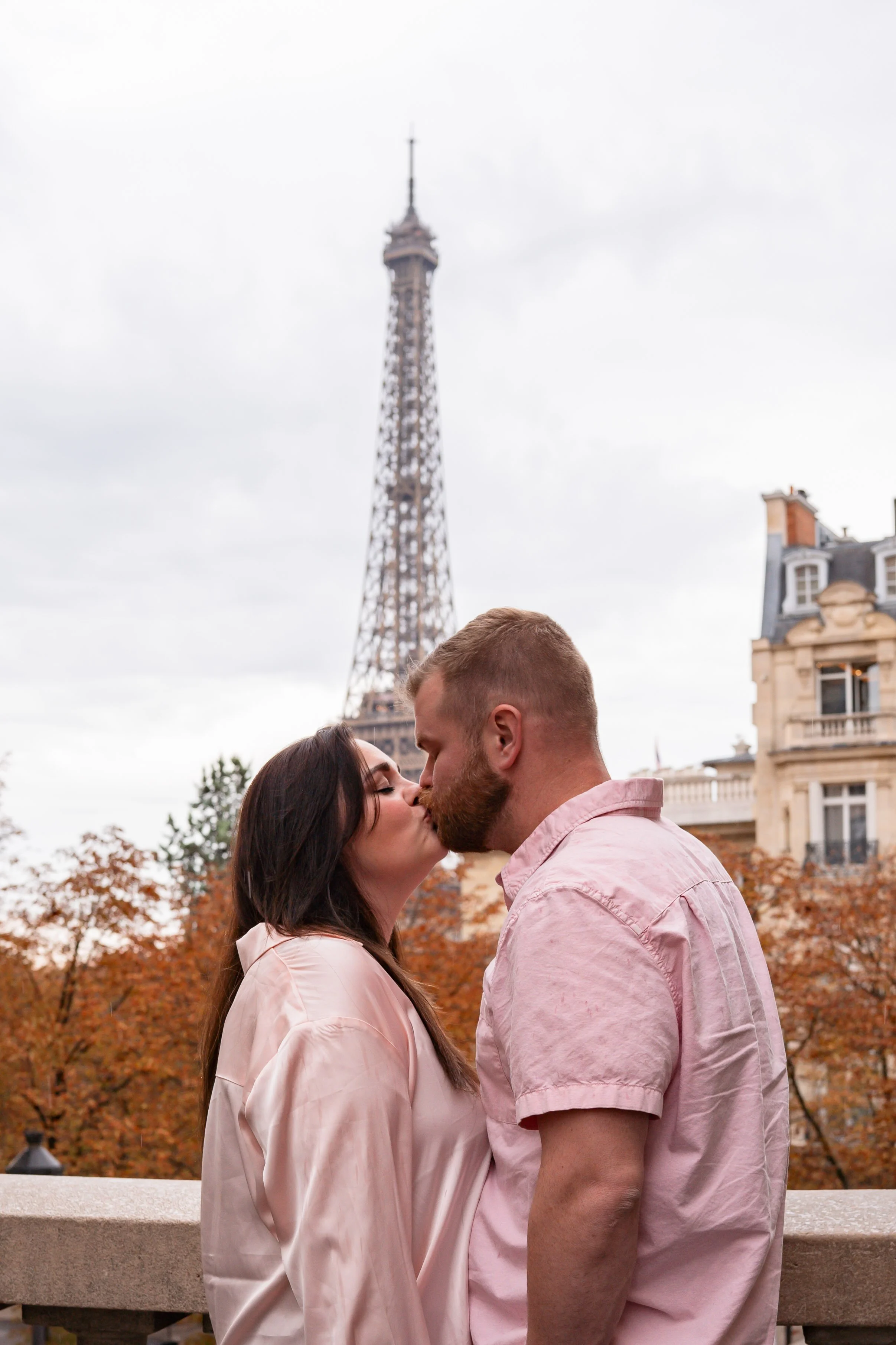 Couple Eiffel Tower Paris6.jpeg