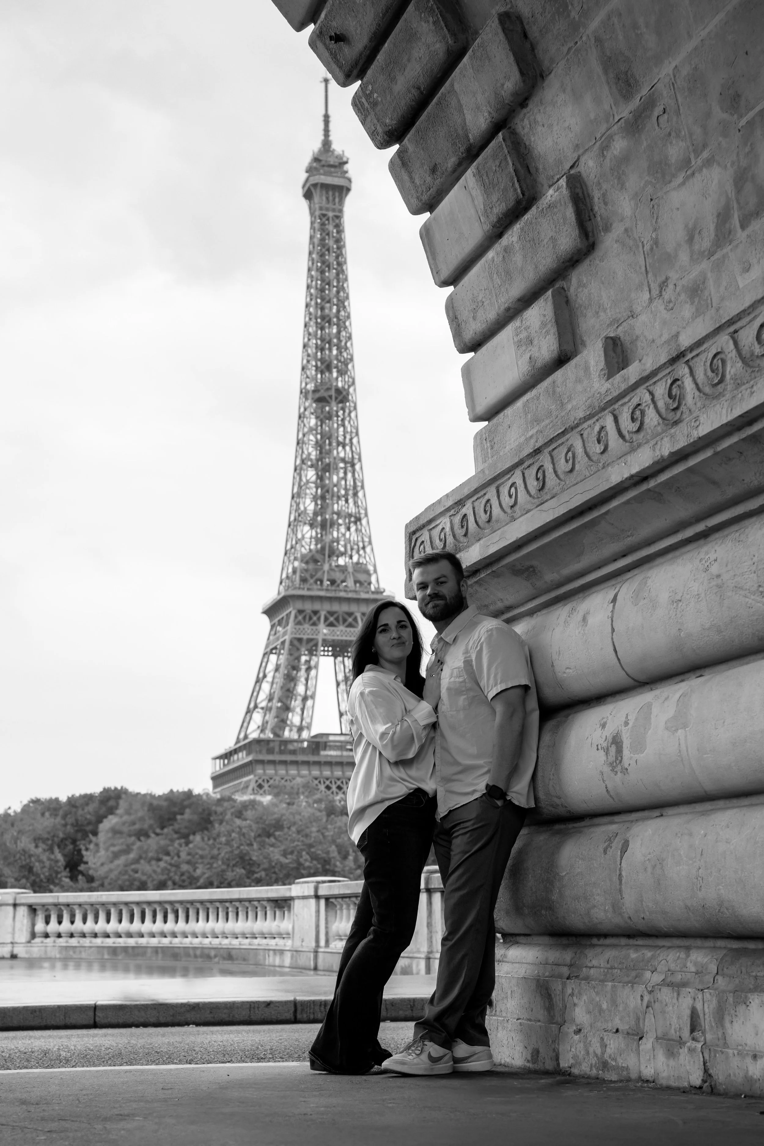 Couple Eiffel Tower Paris21.jpeg