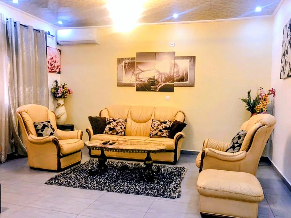 samshouse-gaby-salon-1.jpg