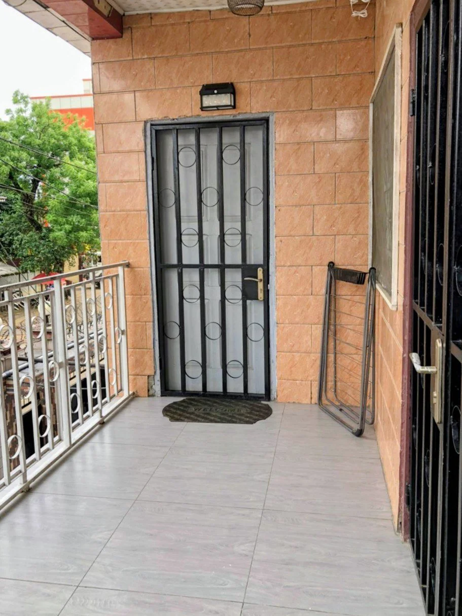 samshouse-residence-terrasse-entree.jpg