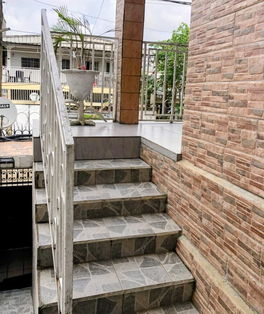 samshouse-residence-escalier.jpg