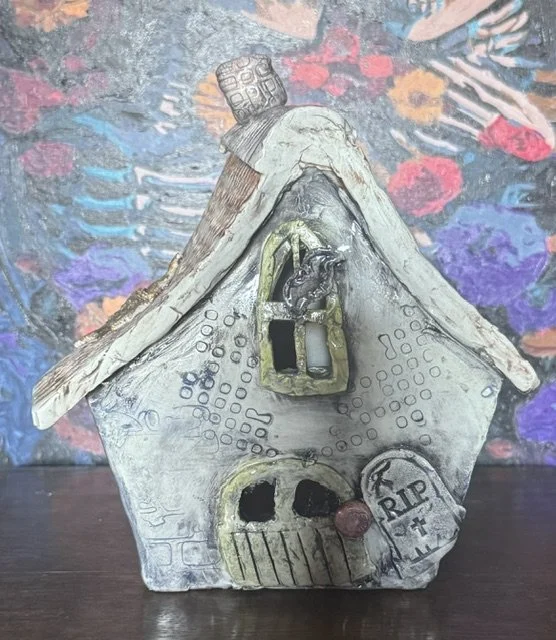 The Crooked Crypt – Handmade Haunted House