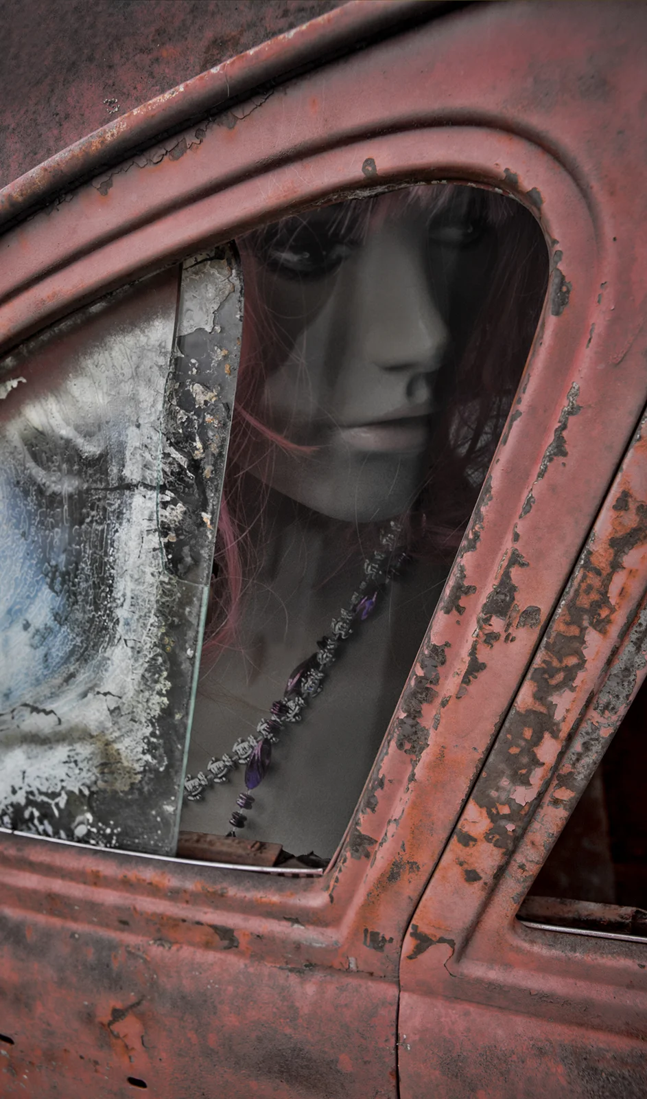 girl in pink car