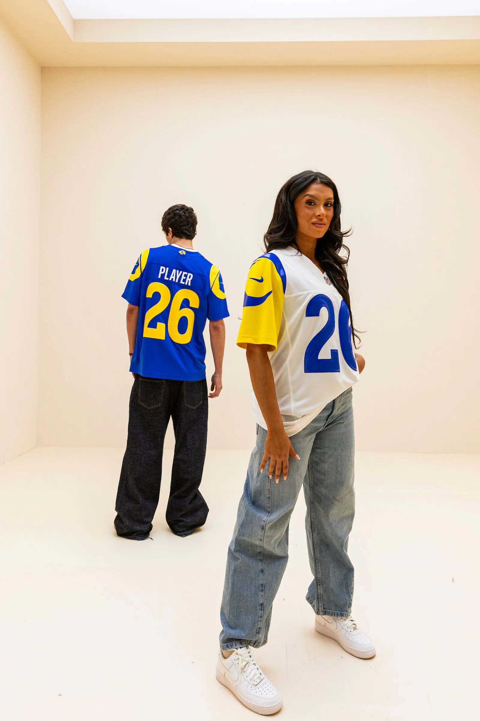 E_260310_Hero_Set_Merchandise_RH_0189.JPG