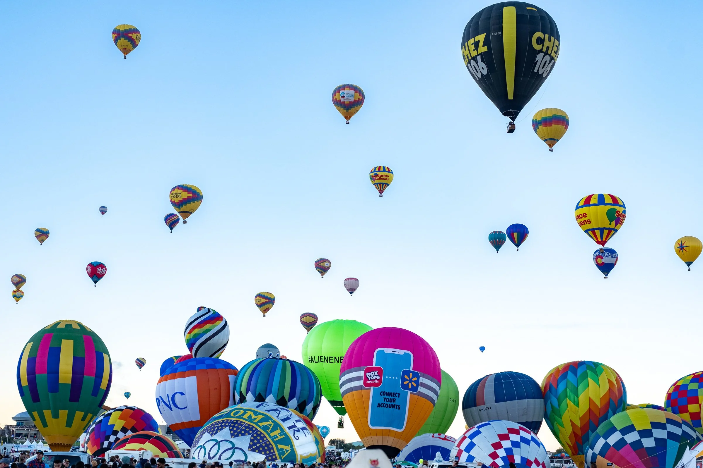 Over 800 balloons. Fiesta!