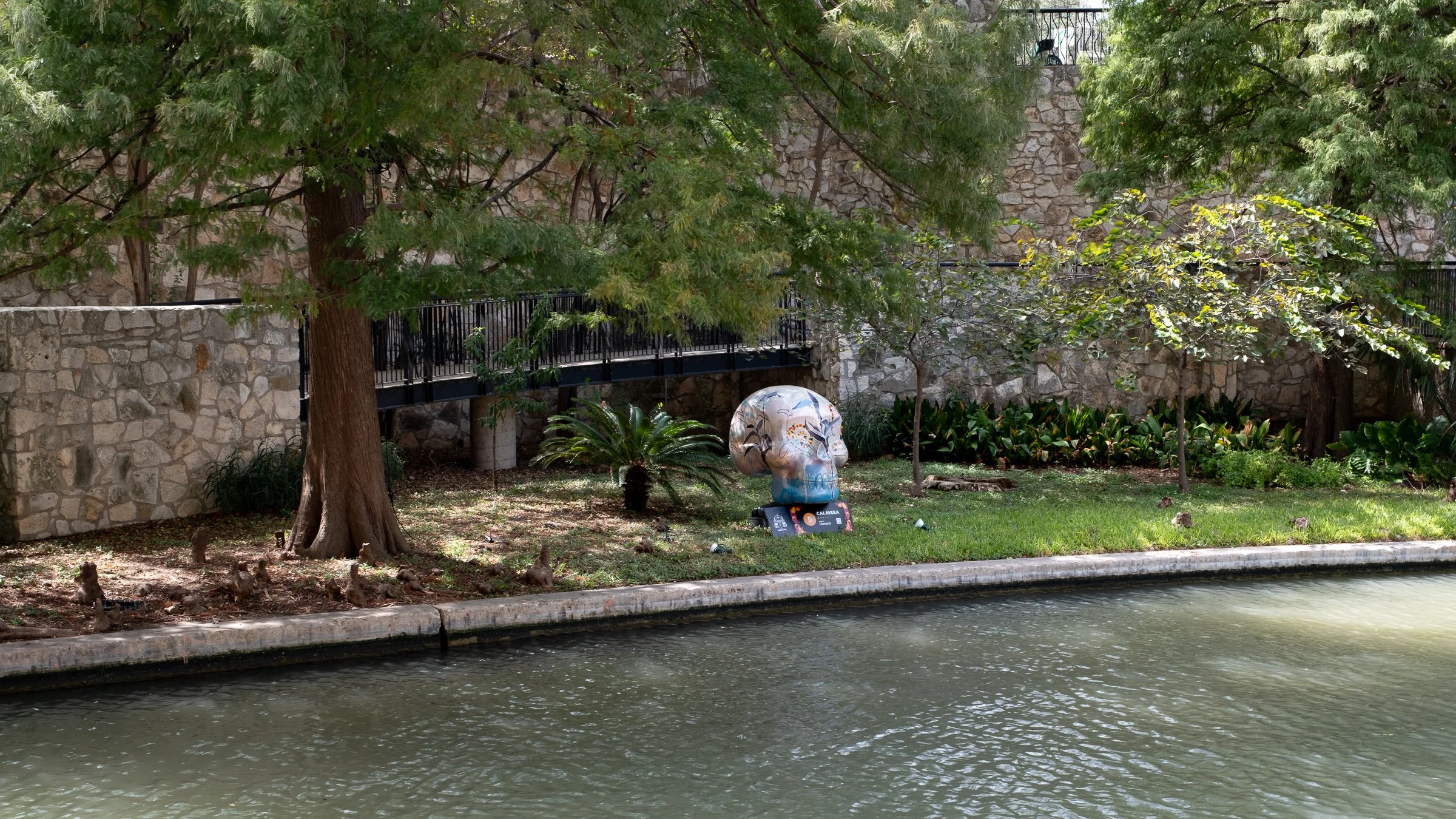 Head sculpture on the river walk.