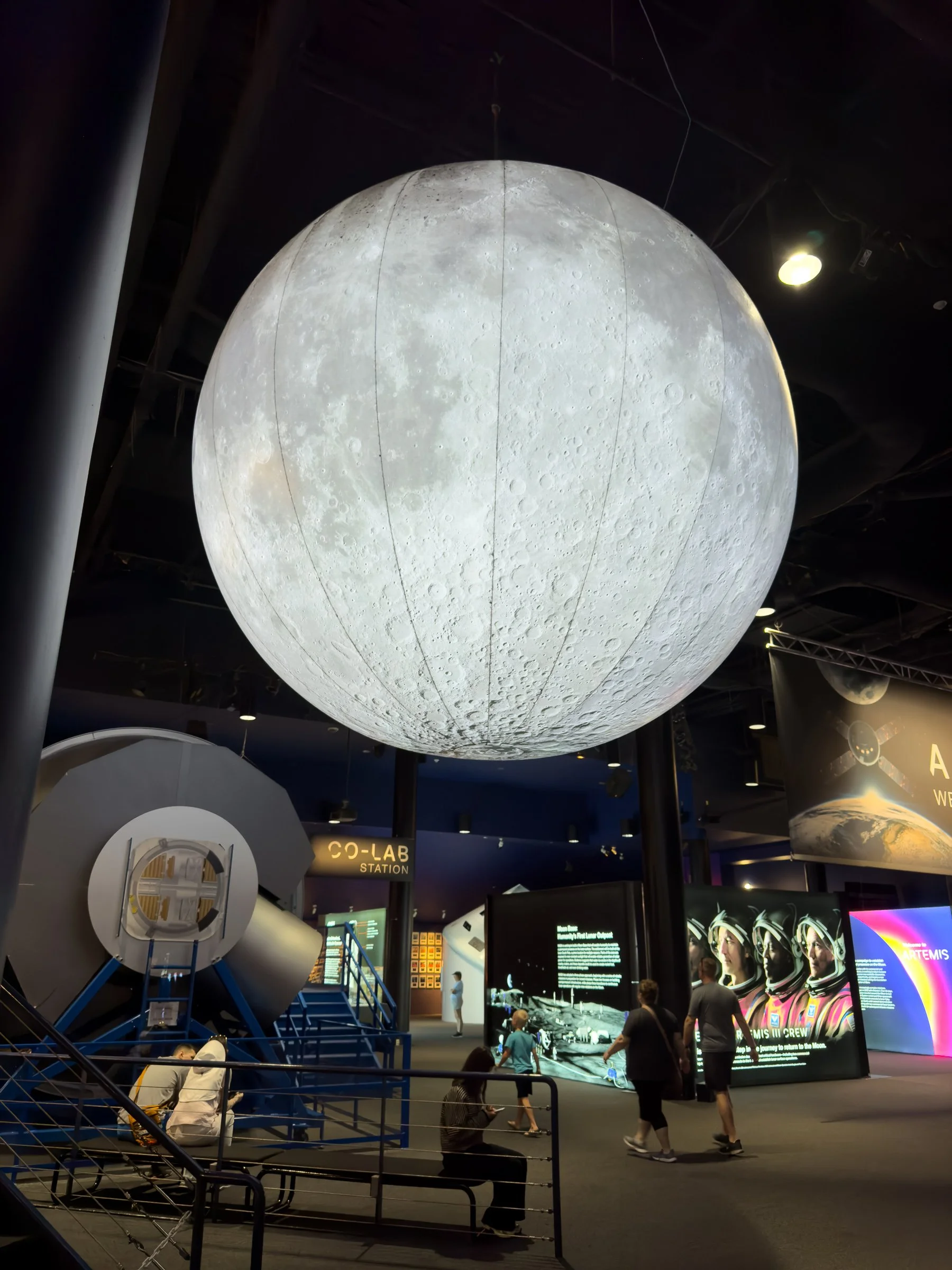 The moon was THIS big!