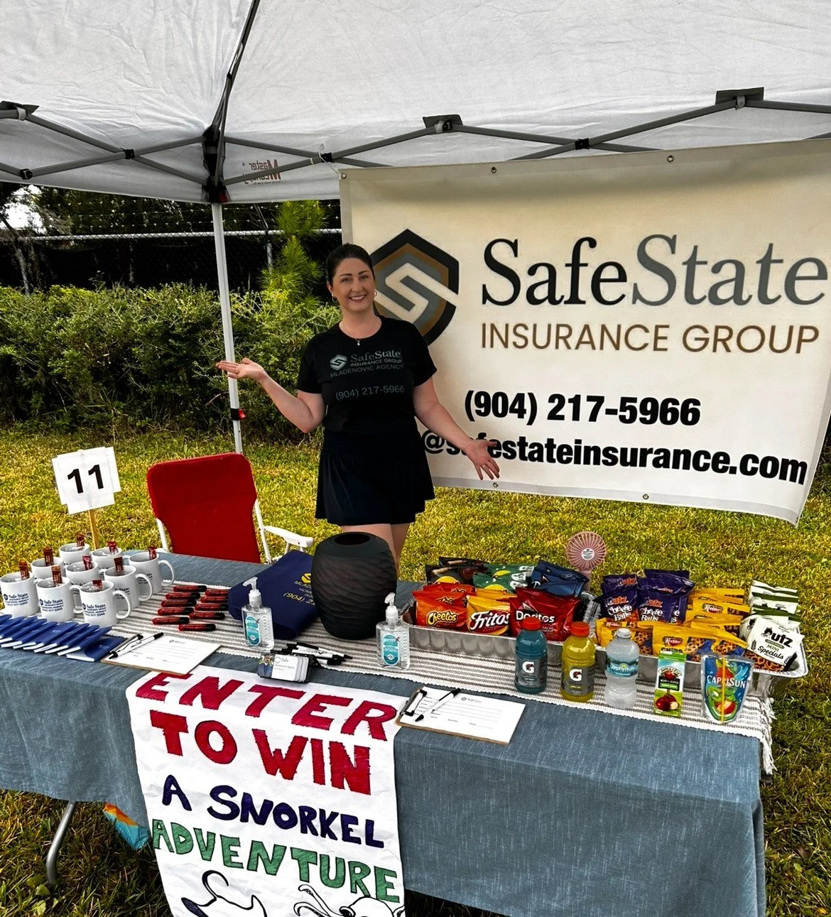 Ariel at the St Augustine aquarium of Rt16.  We love participating in local community events around Jacksonville and St Augustine.
