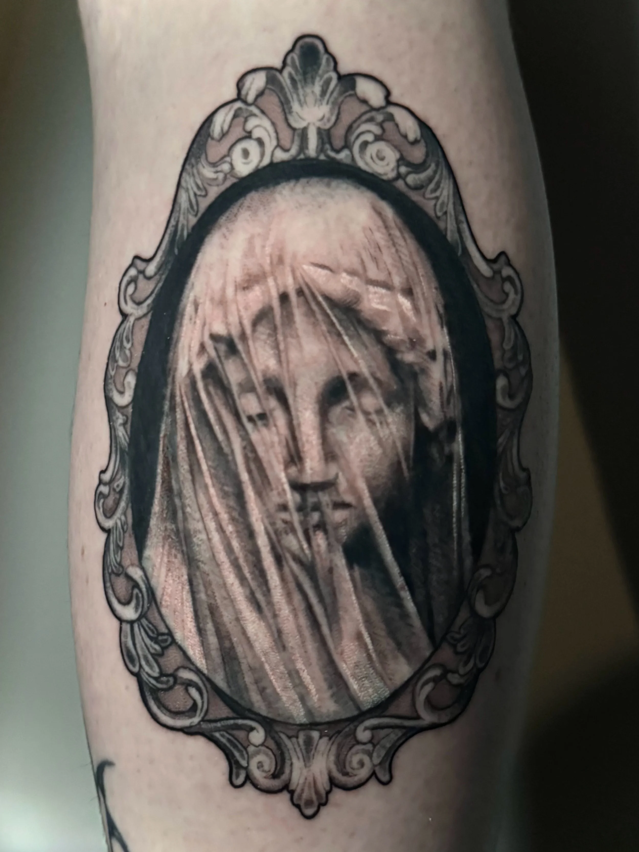 Final details added to this gorgeous lady!!
&bull;
Text or email for booking inquiries ✨
330-842-6355
jacobtylertats@gmail.com
&bull;
done at @blackaltartattooco 
&bull;
*all healed up aside from finishing touches*