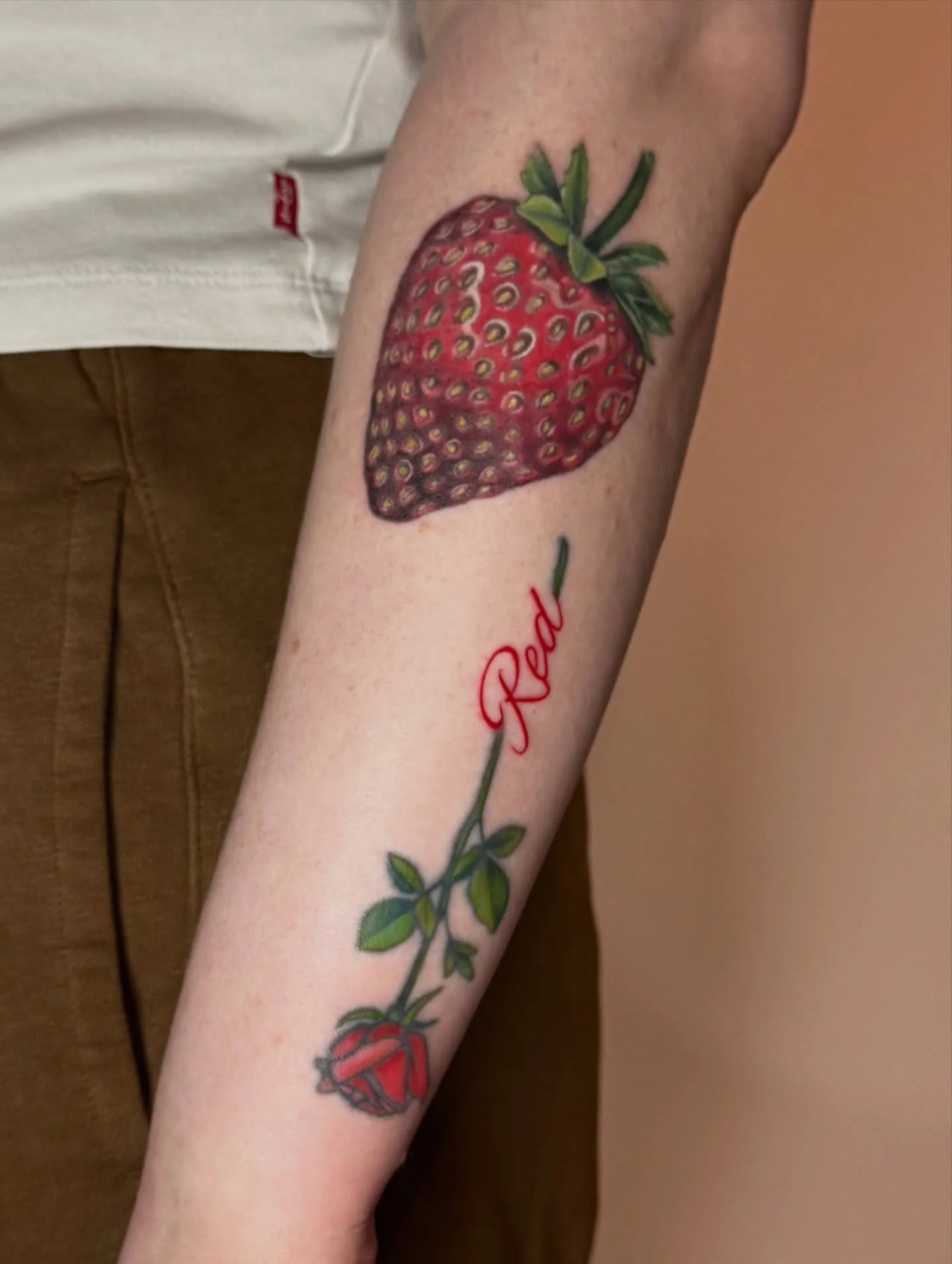 Makayla&rsquo;s healed strawberry!!!! 🍓 
(with a little bit of a touch up)
Also got to bring her first ever tattoo back to life! 
(not originally done by me)🌹
&bull;
done @blackaltartattooco