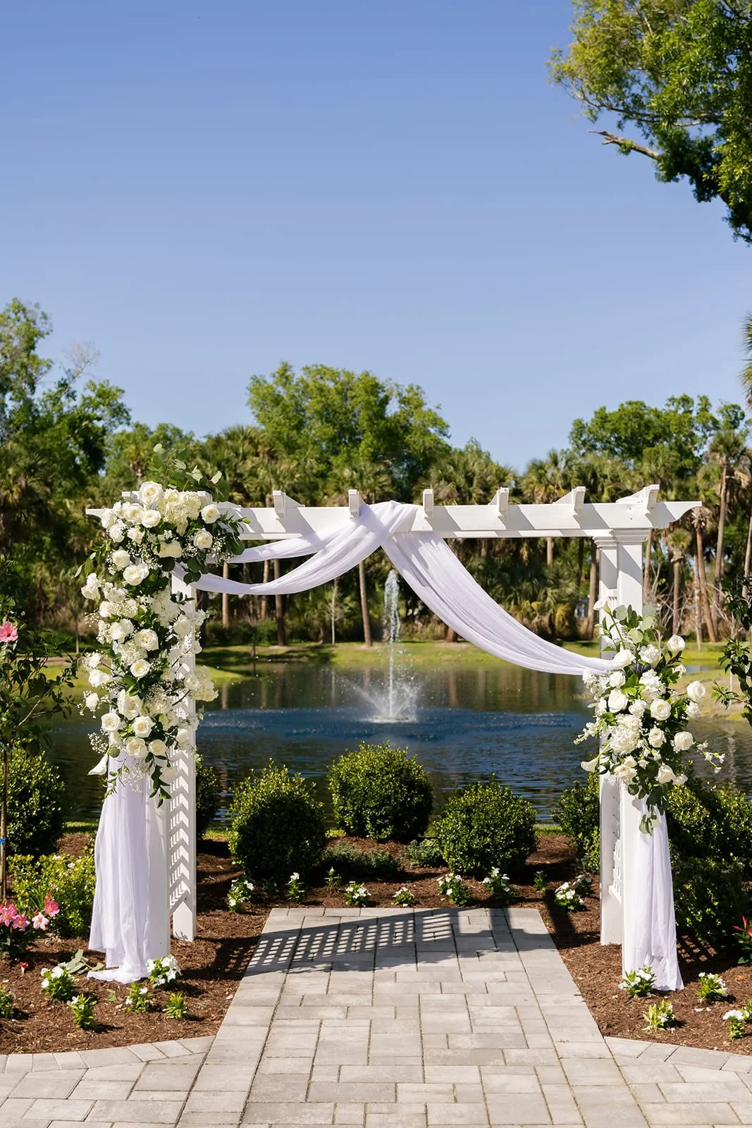 lakeside-ceremony-celebration-grove-vero-beach-wedding-venue (1).jpg