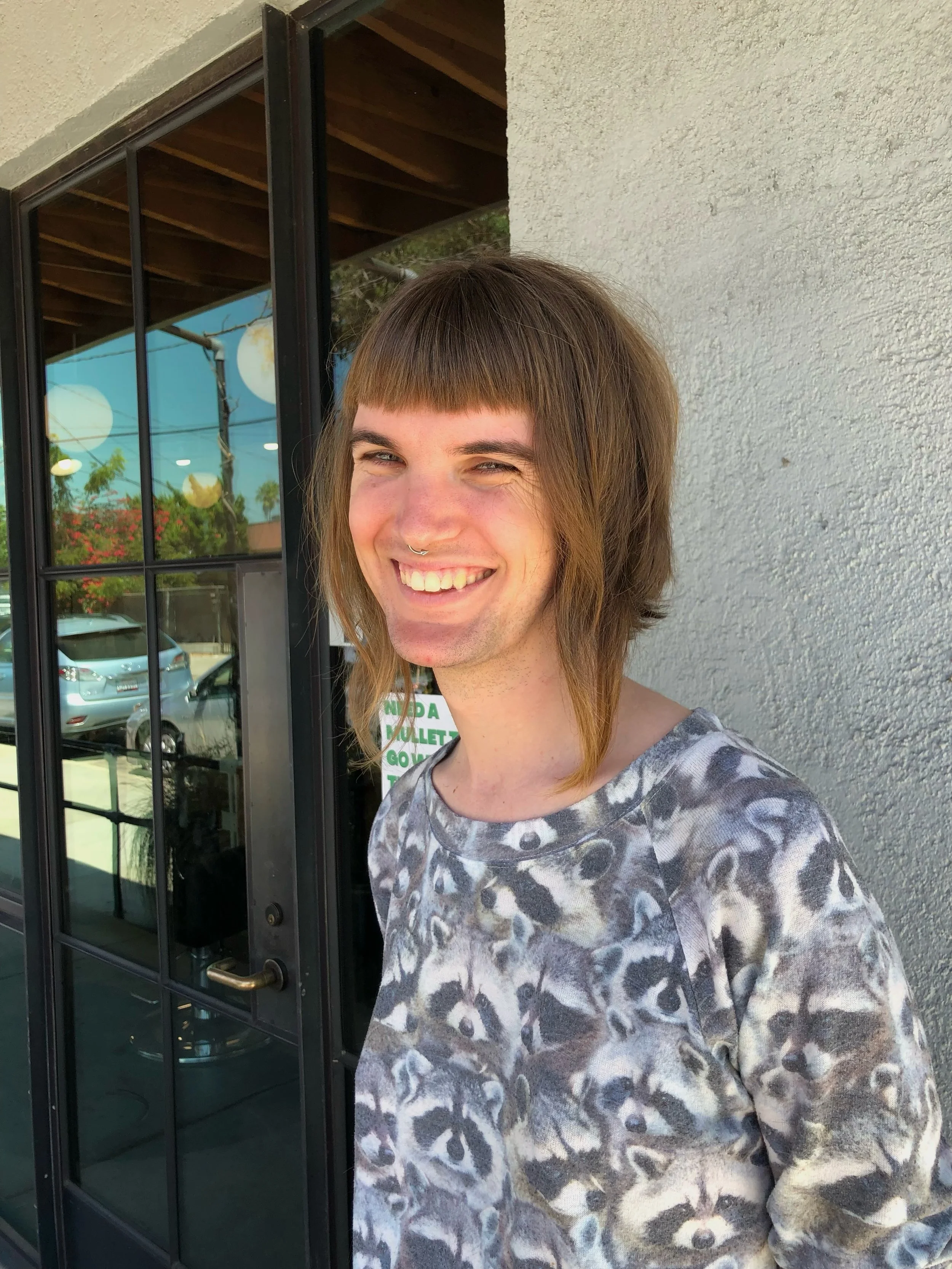 What&rsquo;s the phrase?? Summer showers bring Ramona Flowers??? Our stylist Raquel has haircutting superpowers‼️🌸🪻🦸✂️ #haircutinspo #althaircut #losangeleshairsalon #ramonaflowershair #frogtown