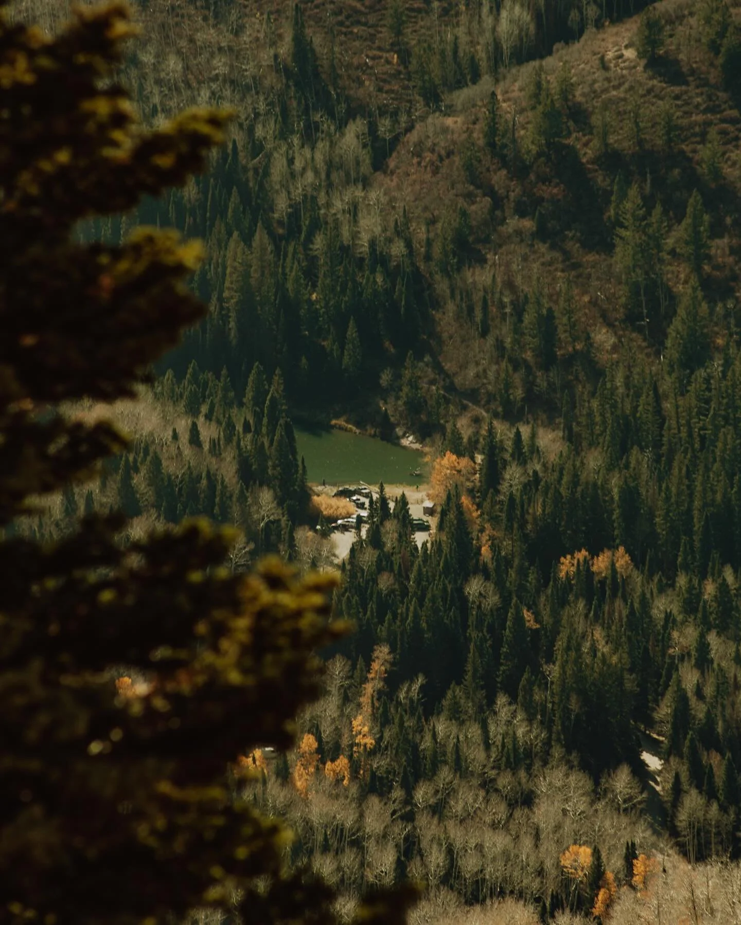 love me some lakes in the middle of the mountains 

.
.
.
.
.
.
.
.
.
.
#magicalmoments #cntraveler #somewheremagazine #visitsouthtyrol #moodygrams #timetobehave #dolomitiamo #hellofrom #fantasticearth #dreamermagazine #visualambassadors #roamnation 