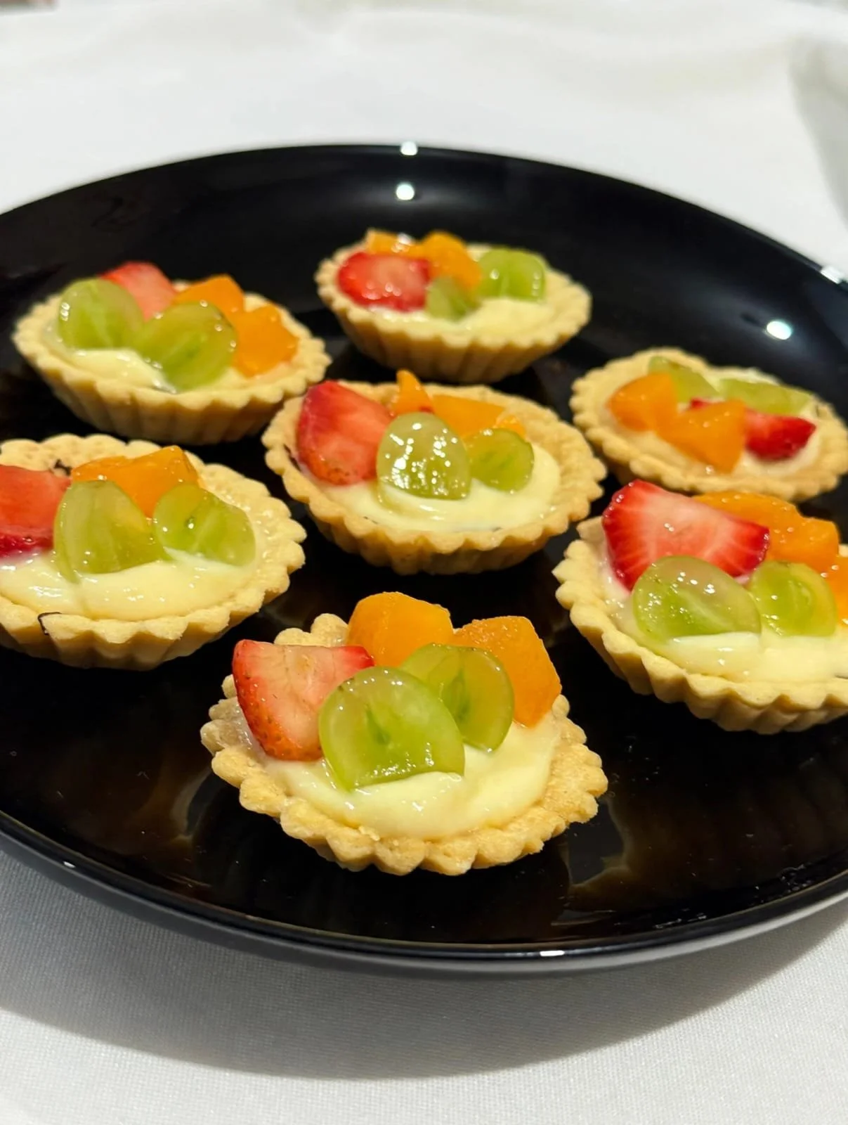 Postres mini tartas con fruta Banquetes Del Roble
para mesa de postres en cualquier tipo de evento