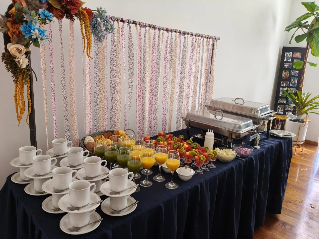 Banquetes Del Roble - buffet de desayunos con jugos y fruta CDMX para eventos empresariales
