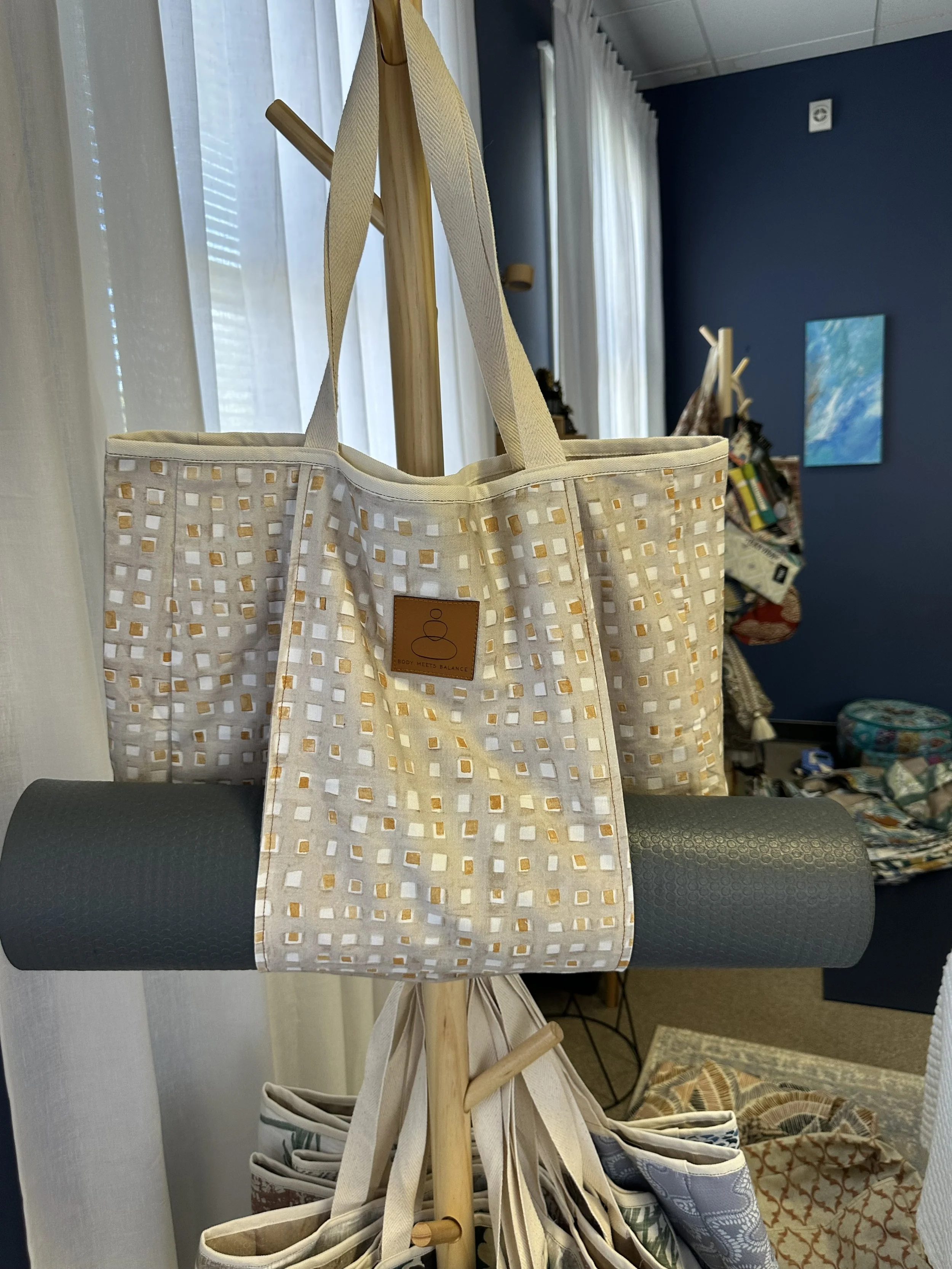 Alva Yoga Tote Bag