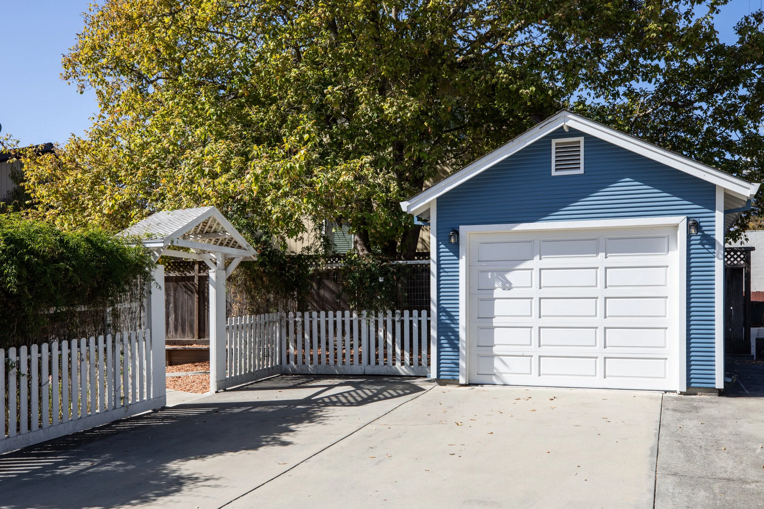 24-Leonard_Matt_Anello-5121-MLS.jpg
