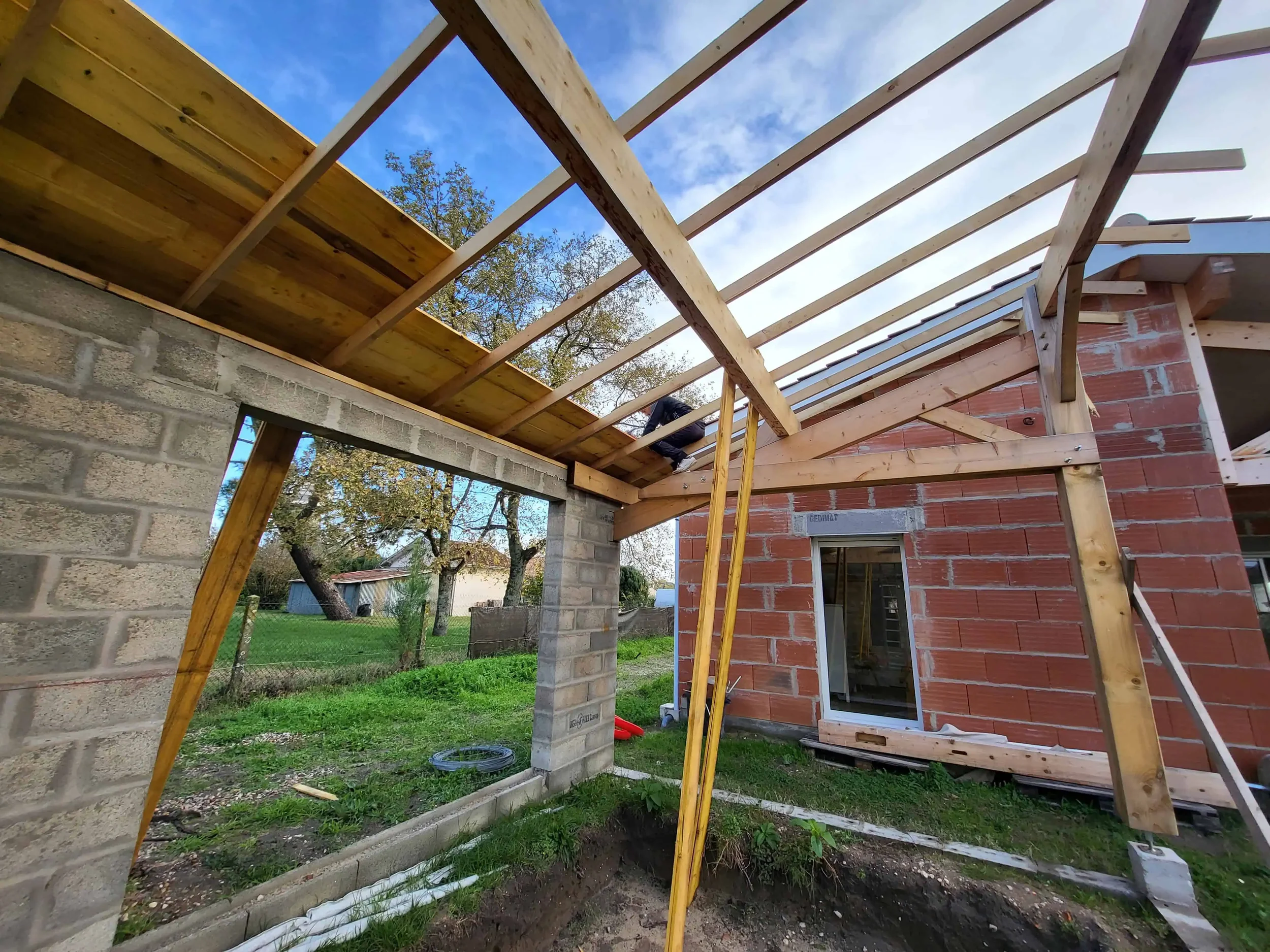 construction-pool-house-amenagement-exterieur.webp