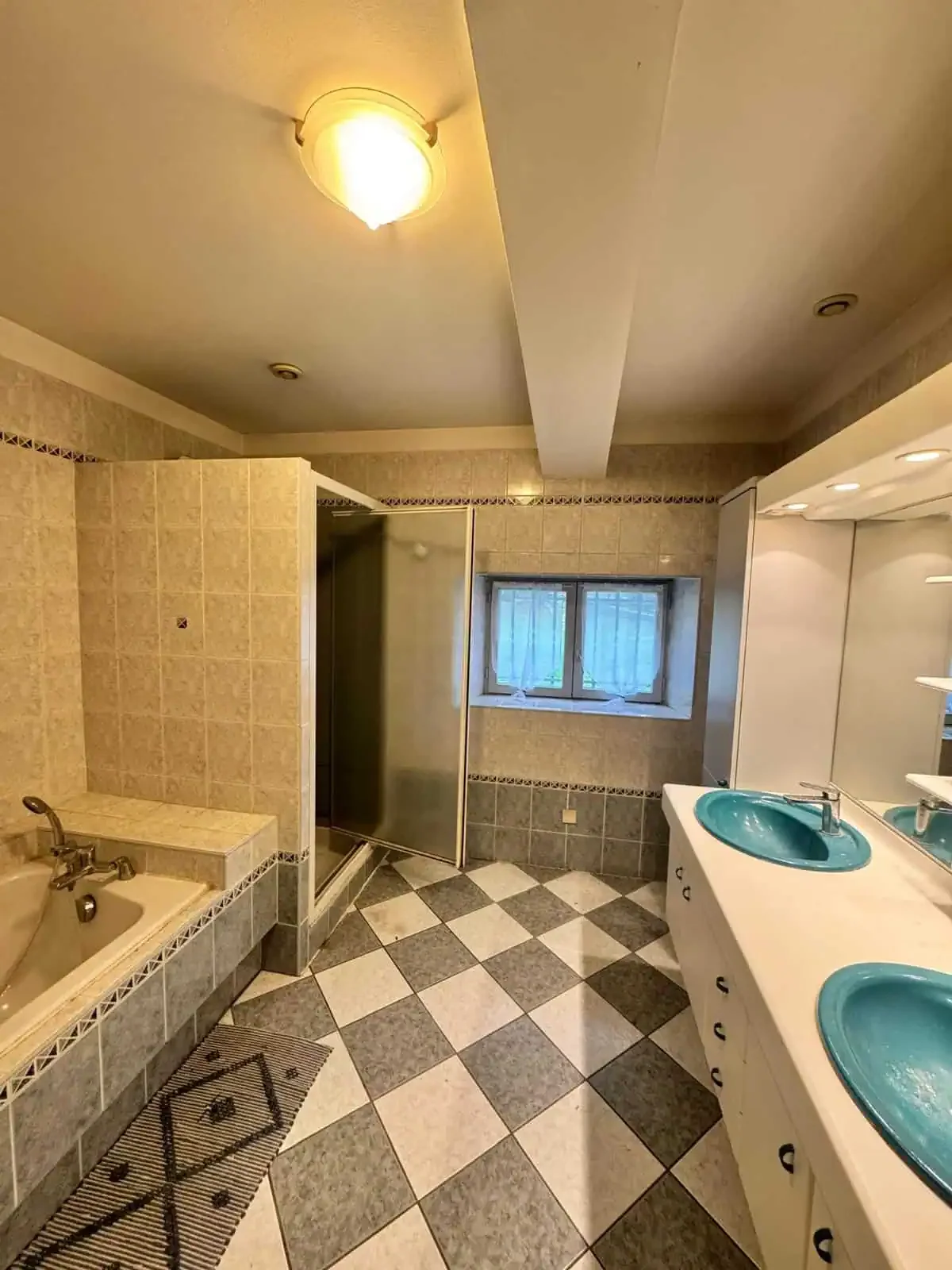 renovation-salle-de-bains-avant-travaux.webp