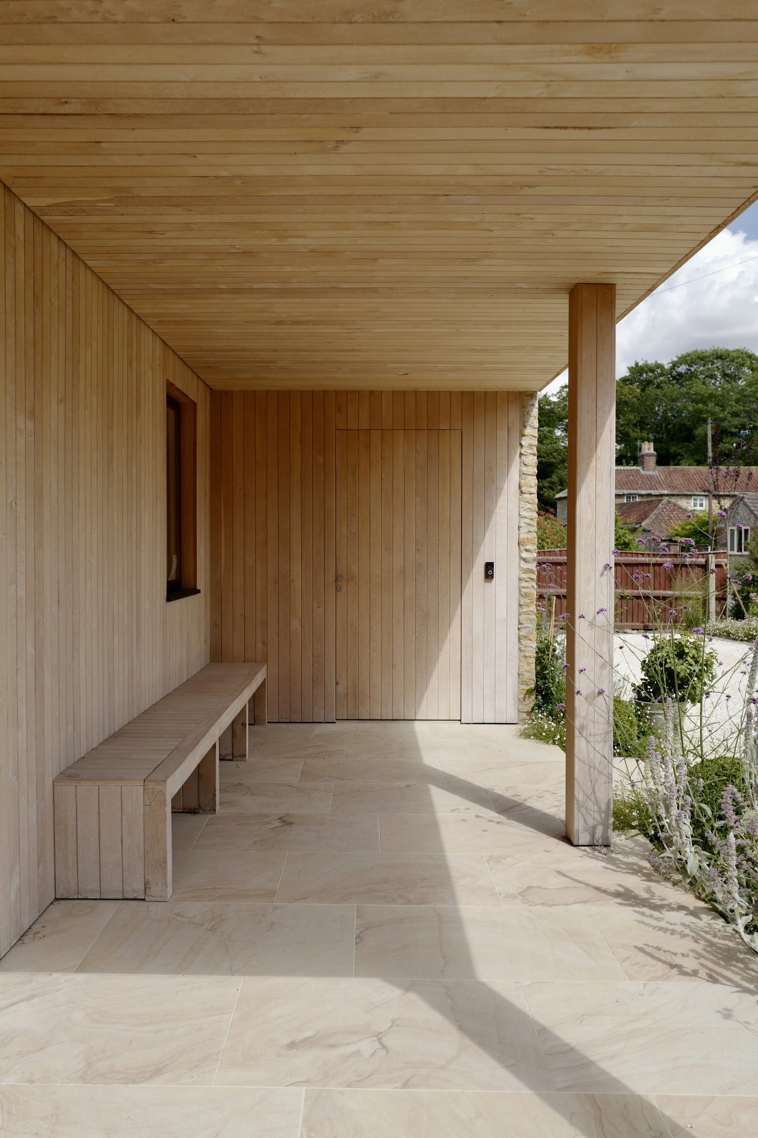 garden-house-bench.jpg