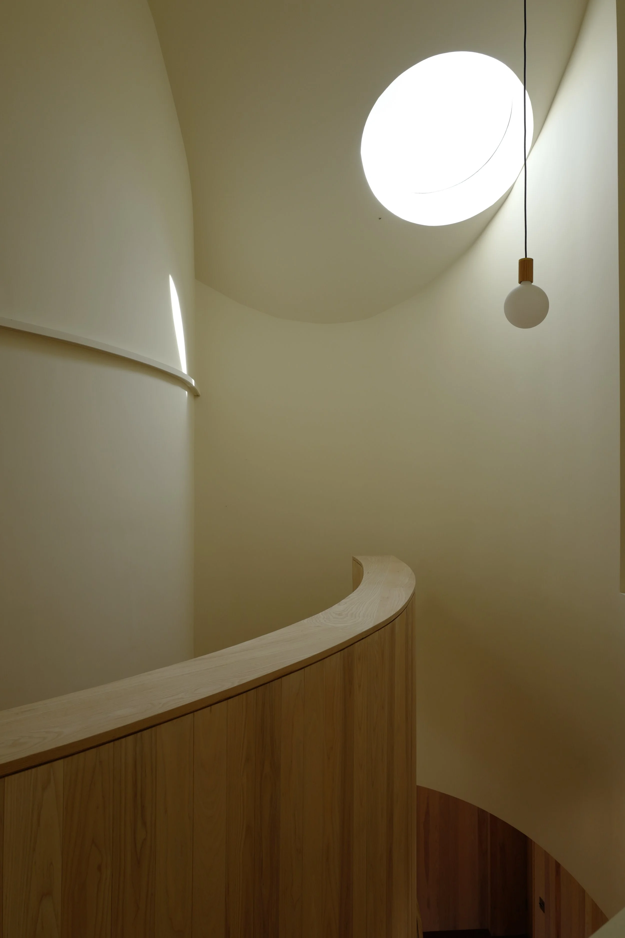 garden-house-circular-window-moment.JPG