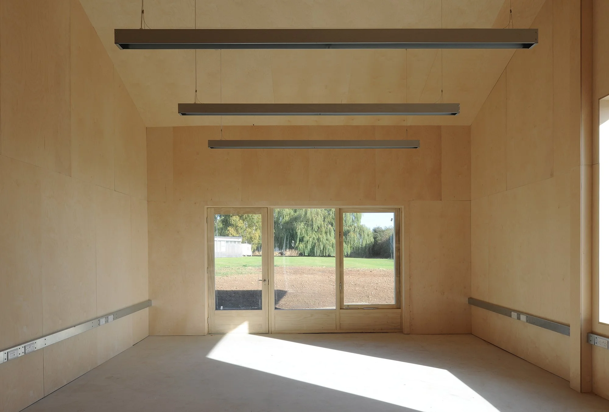 holton-studios-jonathan-hendry-architects-internal-shot.jpg