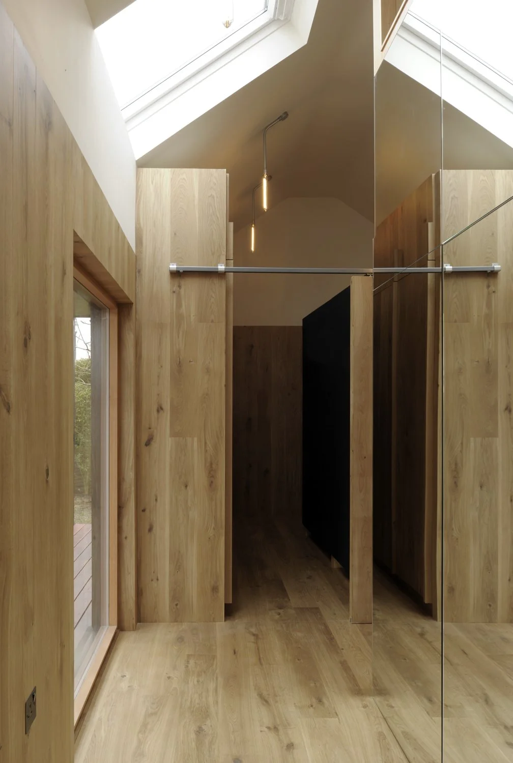 fitties-jonathan-hendry-architects-hallway-mirror.jpg