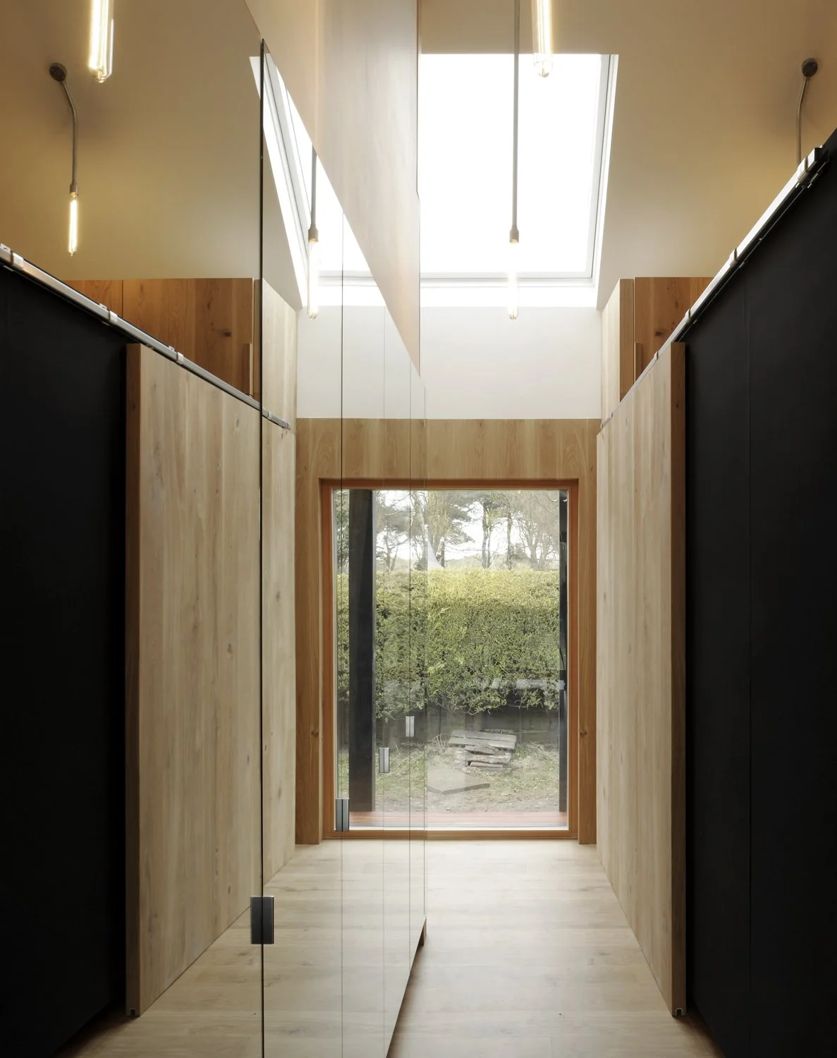 fitties-jonathan-hendry-architects-hallway.jpg
