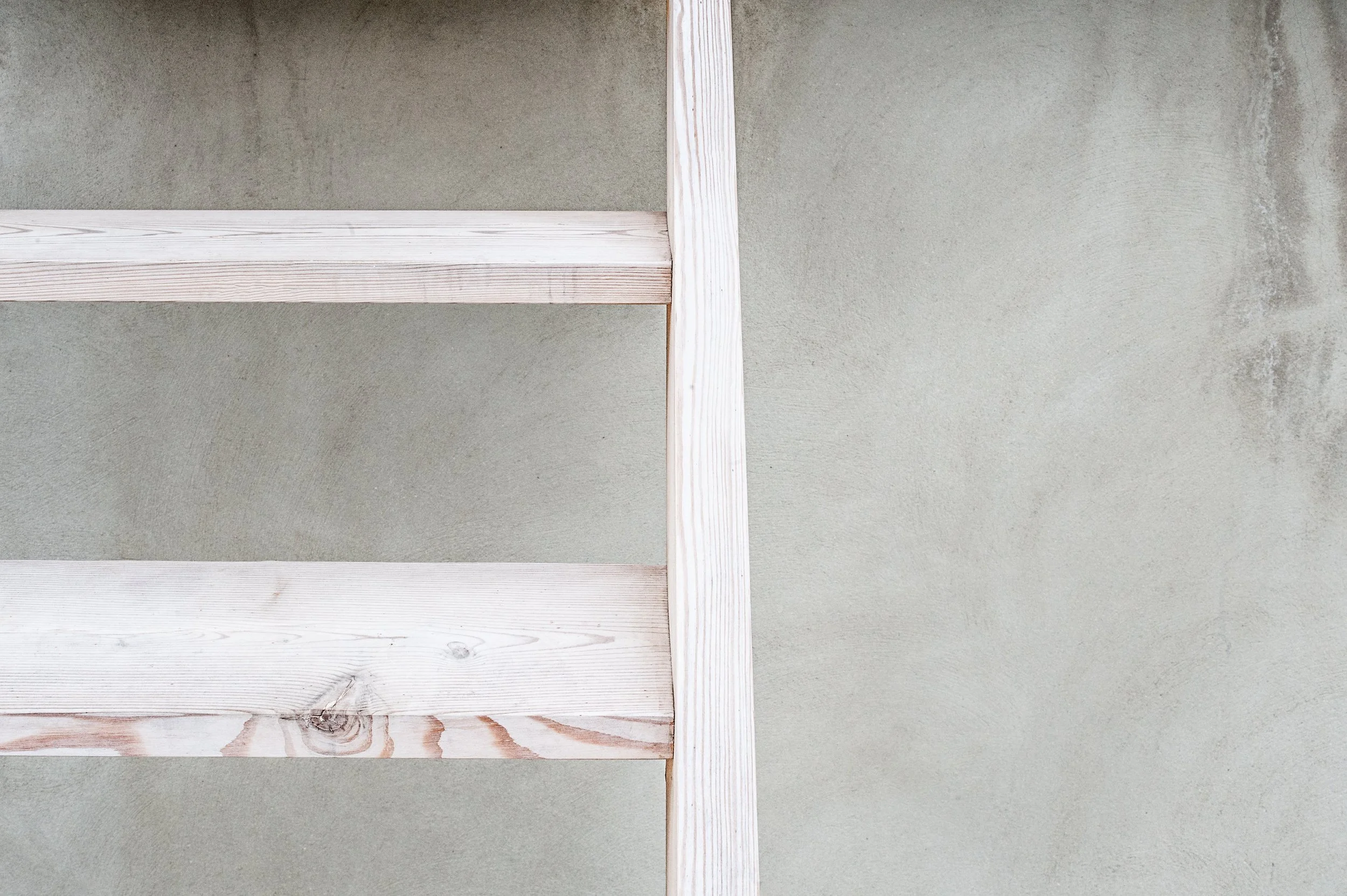 beach-hut-jonathan-hendry-architects-stairs.jpg