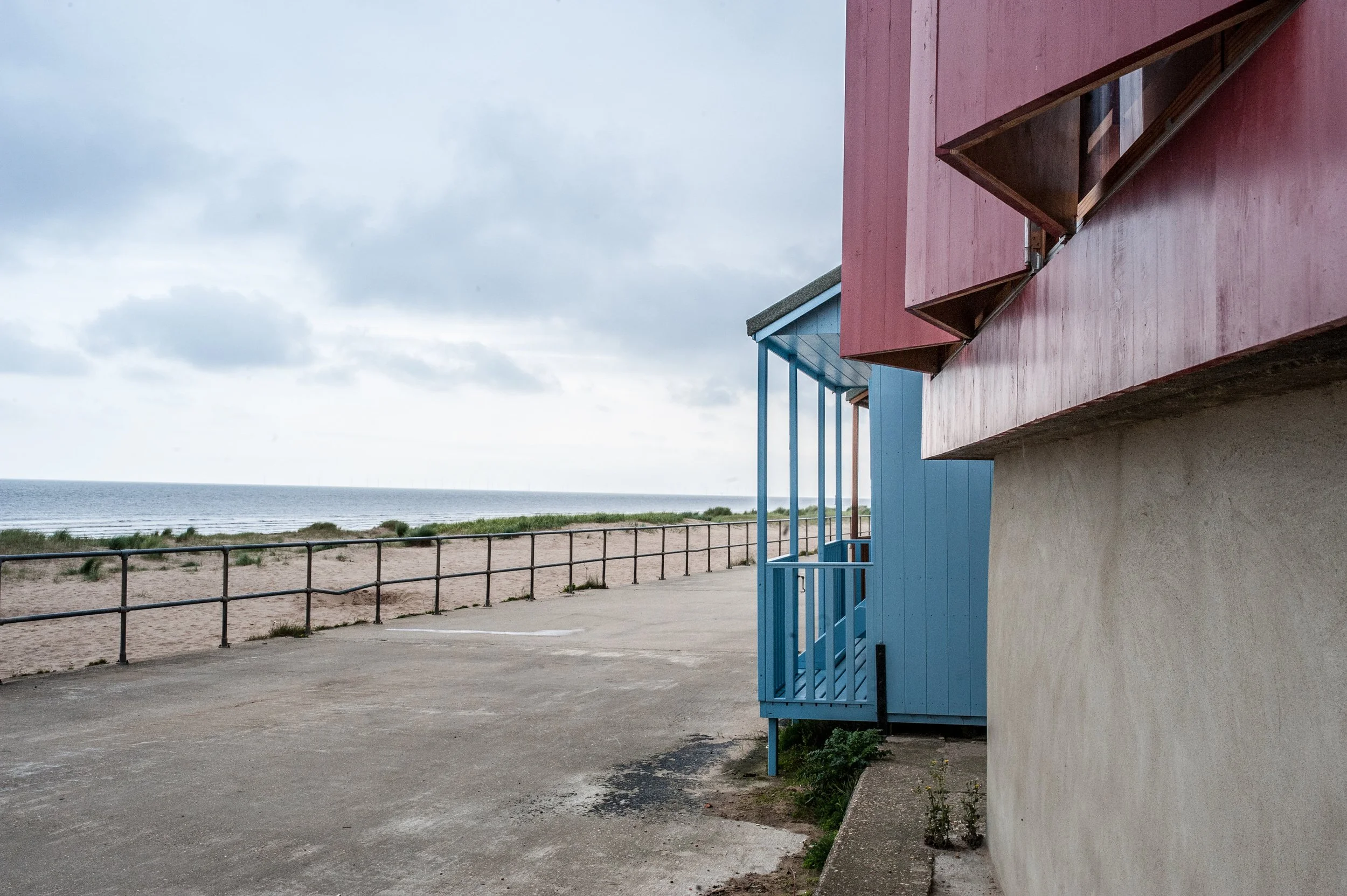 beach-hut-jonathan-hendry-architects-view.jpg