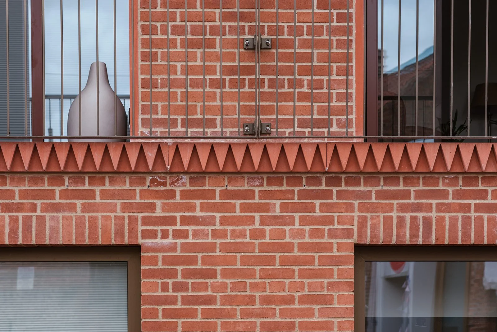jonathan-hendry-architects-bailgate-chad-varah-lincoln-detail1.jpg