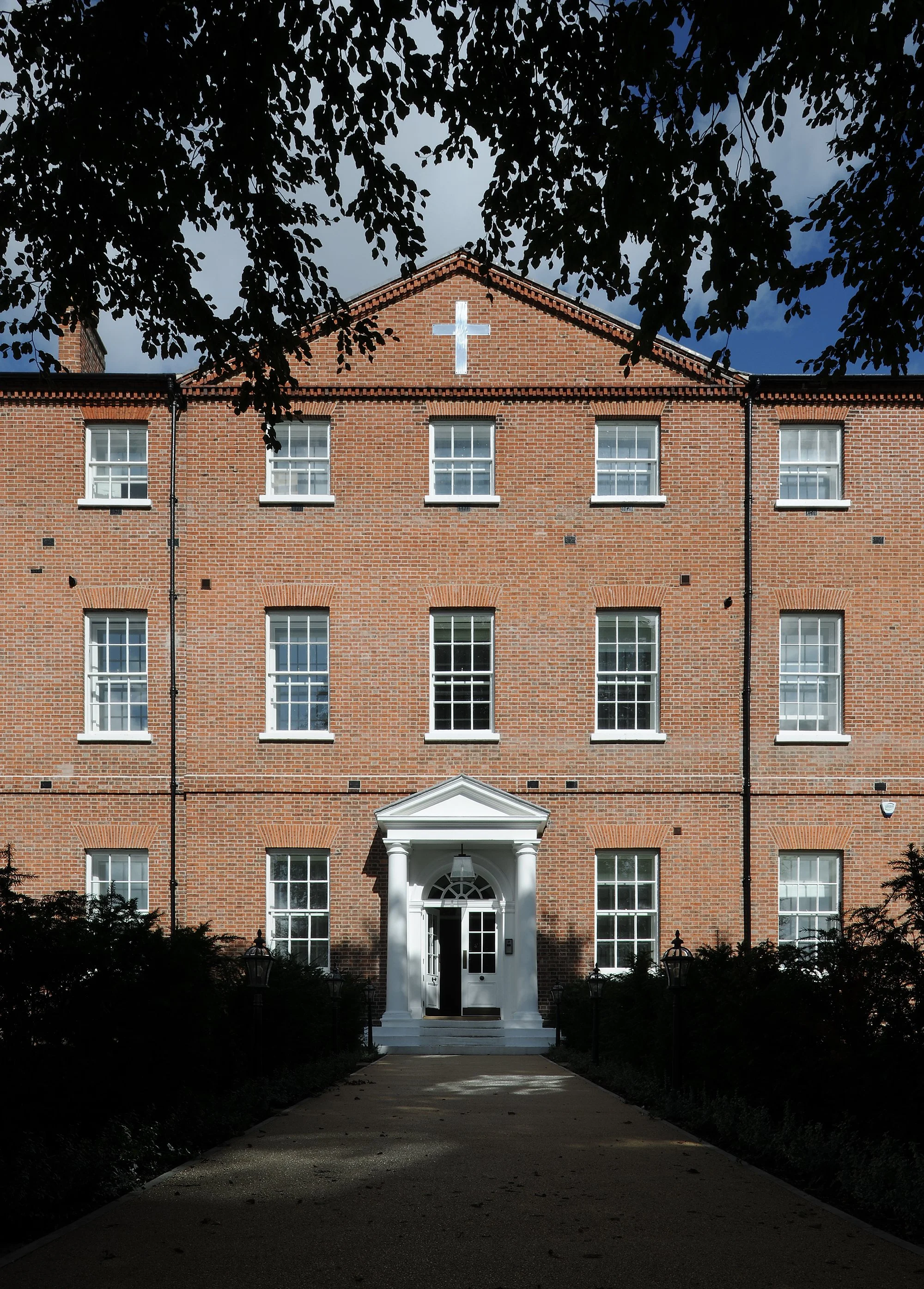 jonathan-hendry-architects-bailgate-chad-varah-lincoln-entrance.jpg