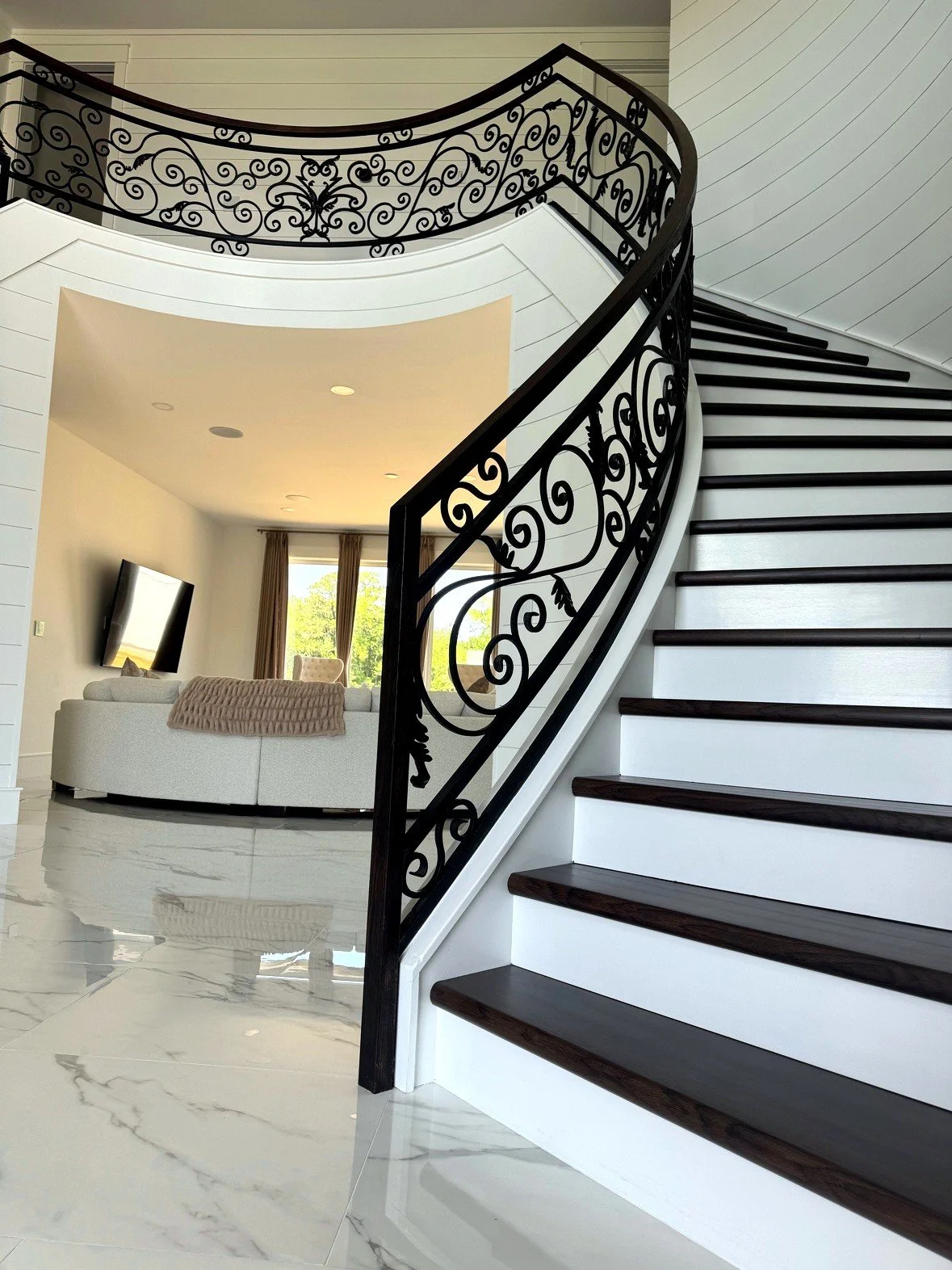 bespoke-scroll-foyer-05-finished-curve-close-clean.jpg