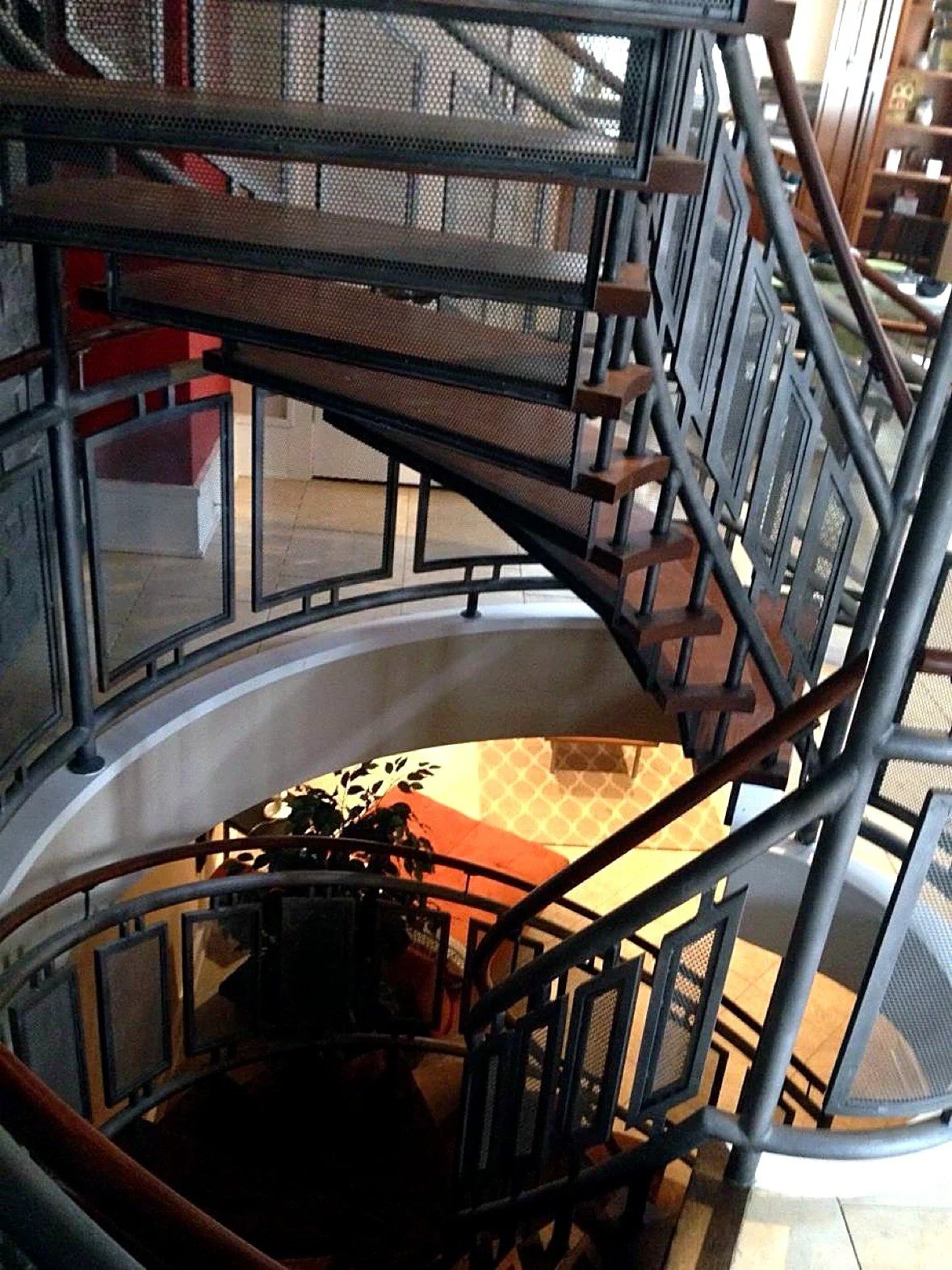 bespoke-mesh-stair-26-spiral-above-clean.jpg