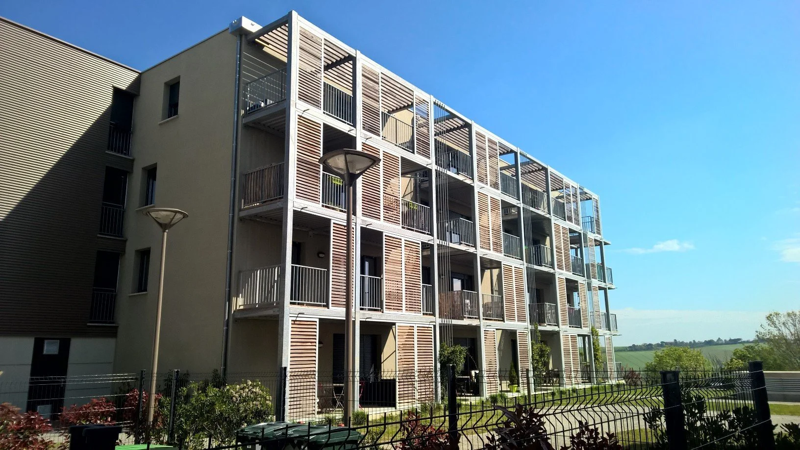08_facade_brise-vues_balcons.jpg