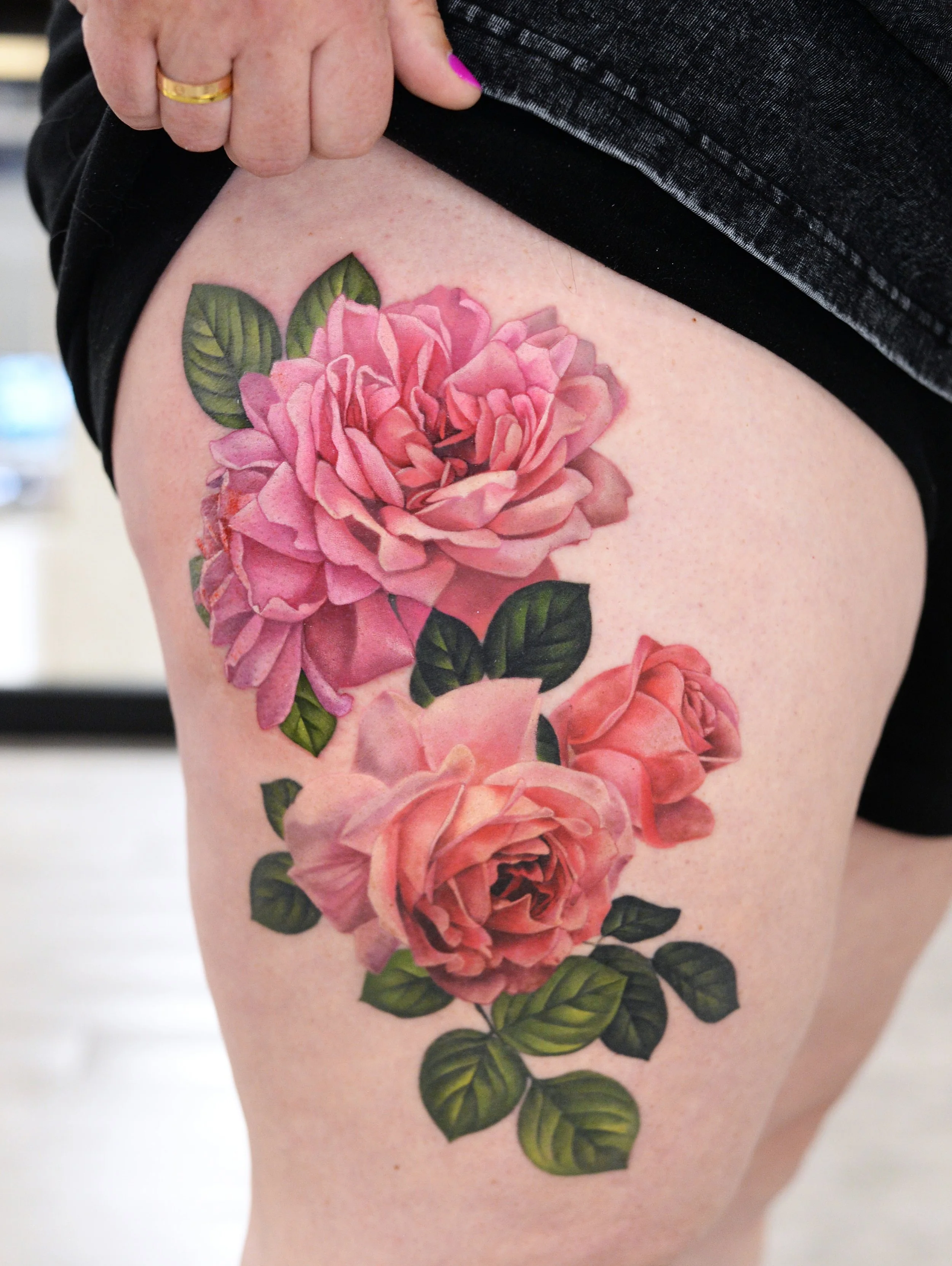 Finished this piece for Lisa 🩷🌸 top is fresh and bottom is healed! So bittersweet to complete a multi-session project but very pleased with the result 🥰 made at @inkgallerynj