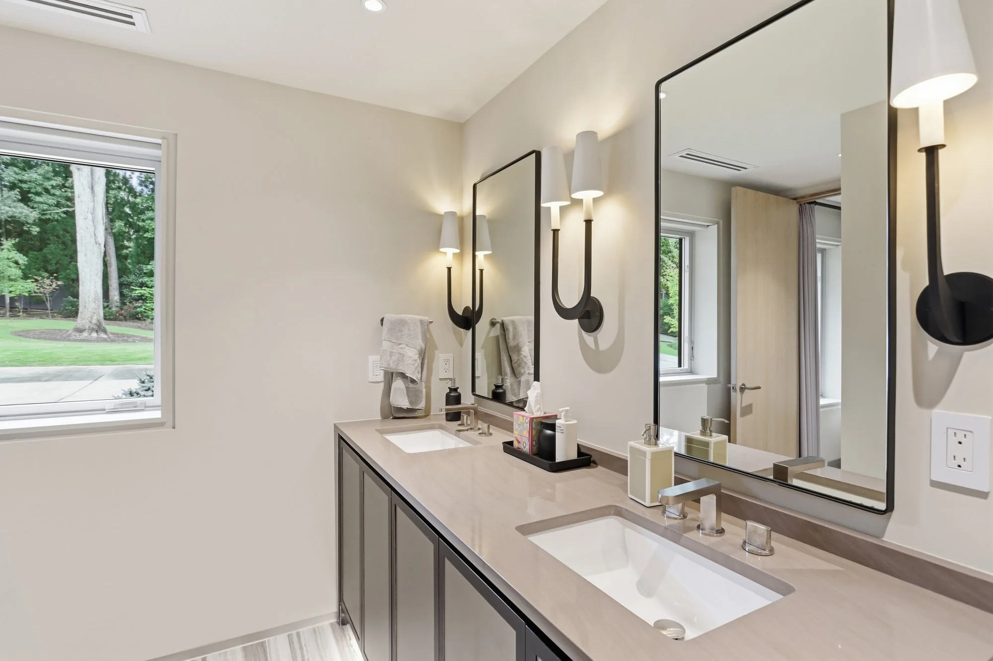 3860 Peachtree Dunwoody_33.jpg-SMALL.JPG