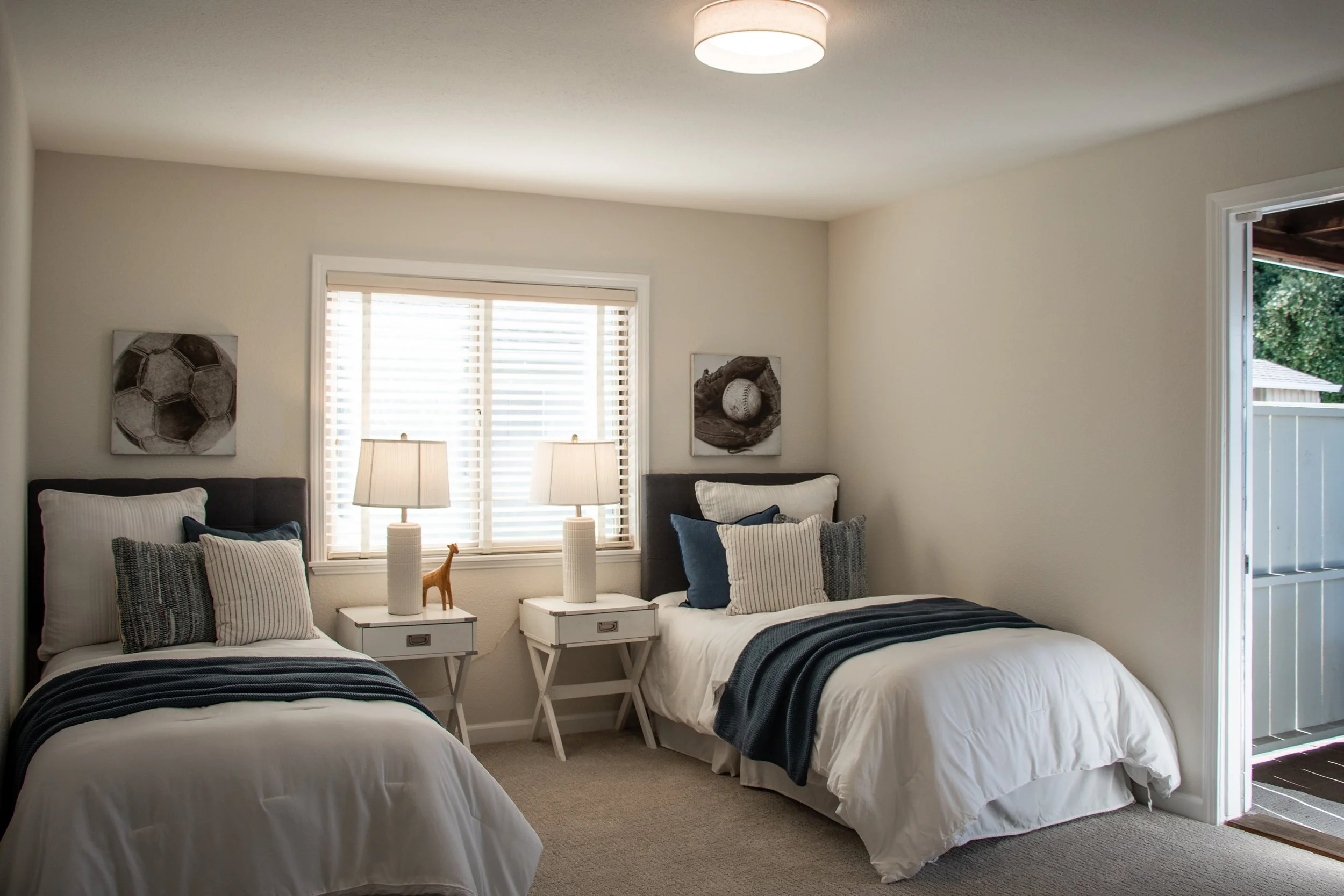 22-Delaware-38594-MLS.jpg