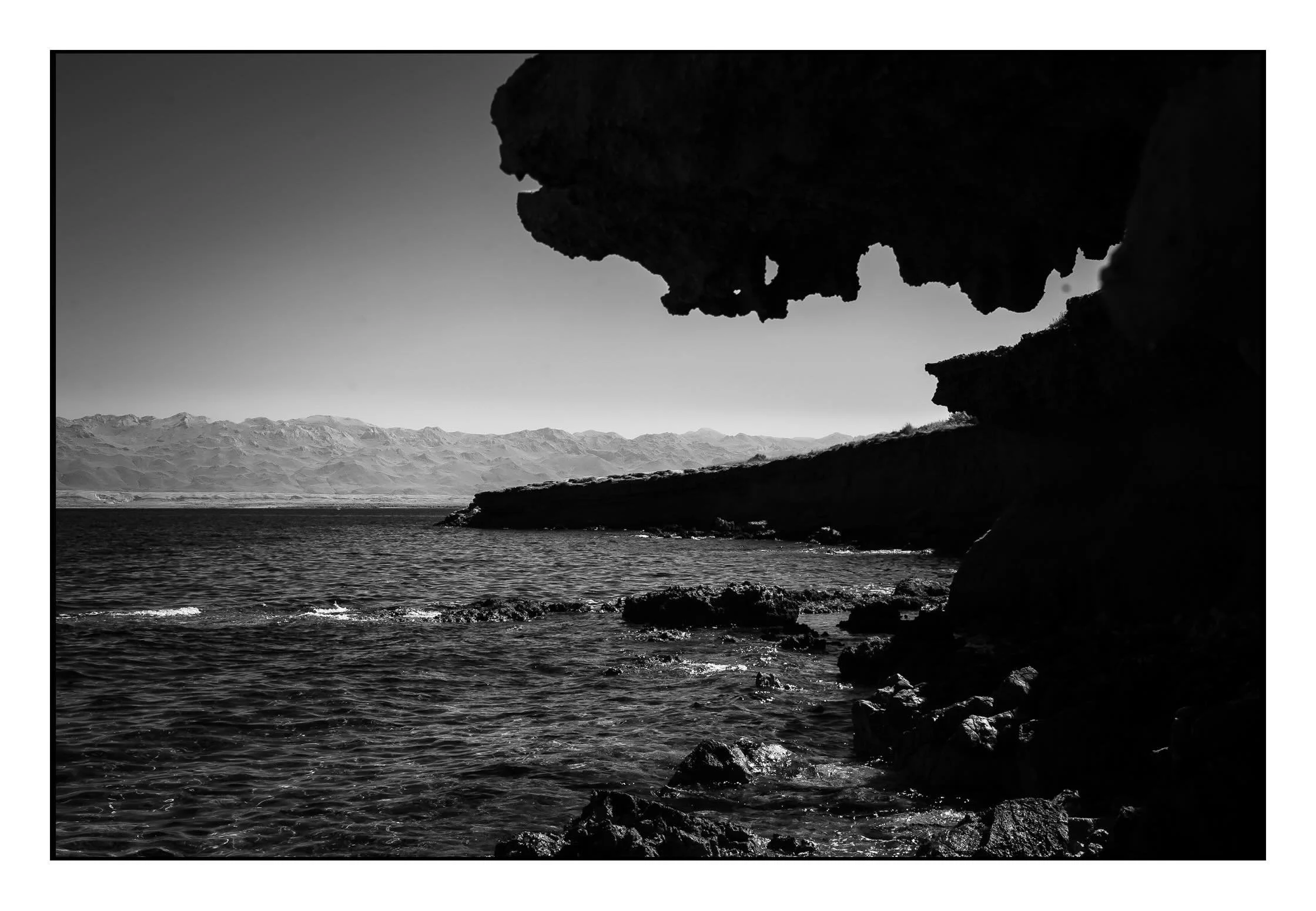 20260809, Otok Vir, Kroati&euml; 🇭🇷
Black and white infrared. 
NikonD610, 24-70mm, iso125, f6.3, 1/640sec.
#infrared #kroatie #infraredkroatie #mn590 #infraredlandscape