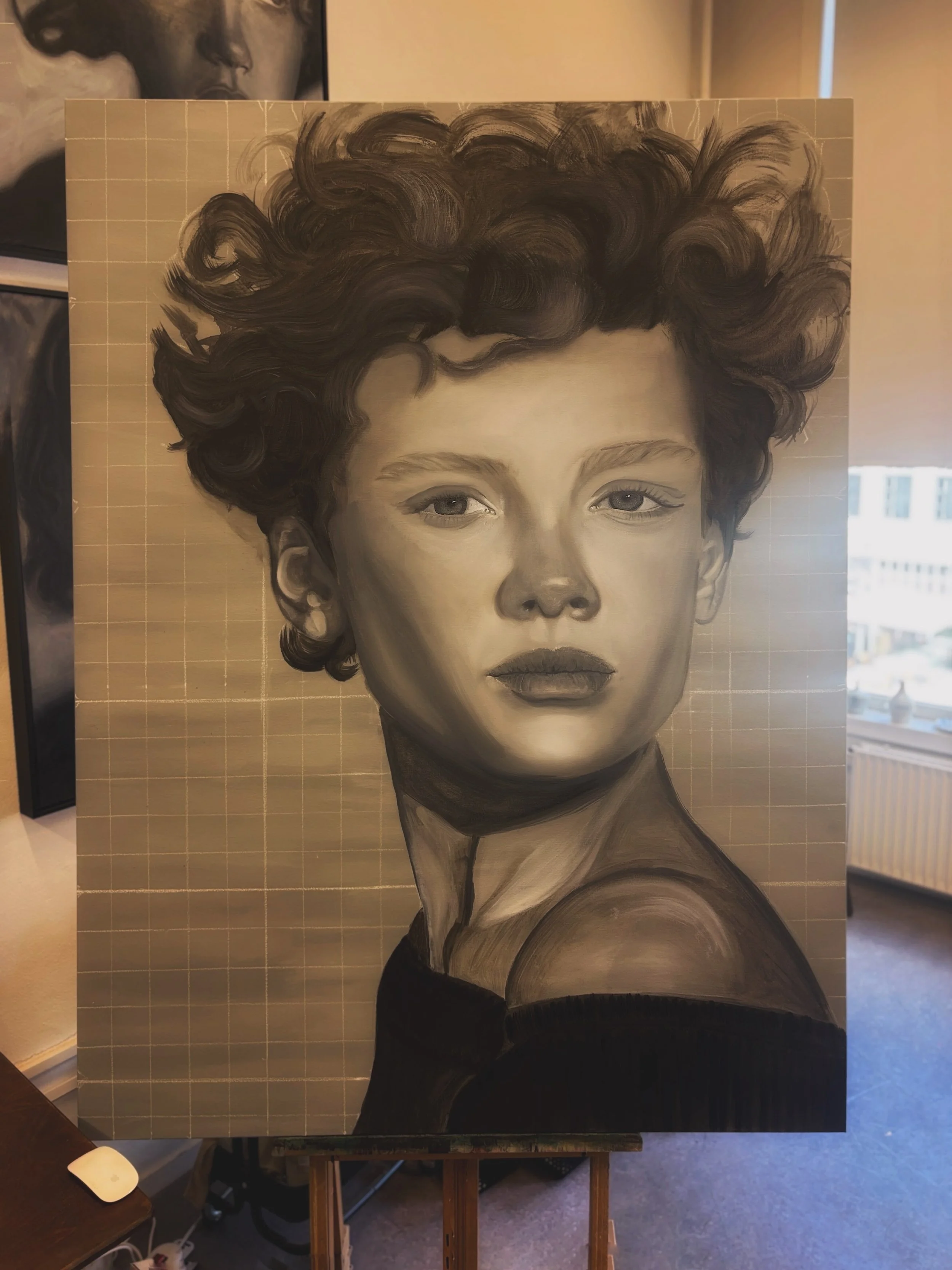 Just finished a grisaille for a new painting

#contemporaryart #oilpainting #figurativeart #fineartcollector #artcollector