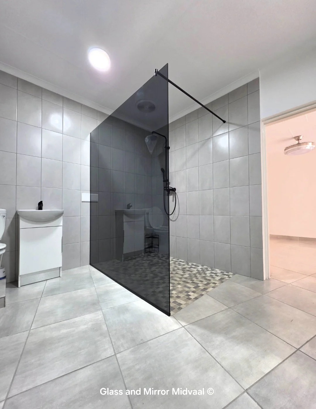 Glass and Mirror Midvaal | Transform Your Space Today - Get Expert ...